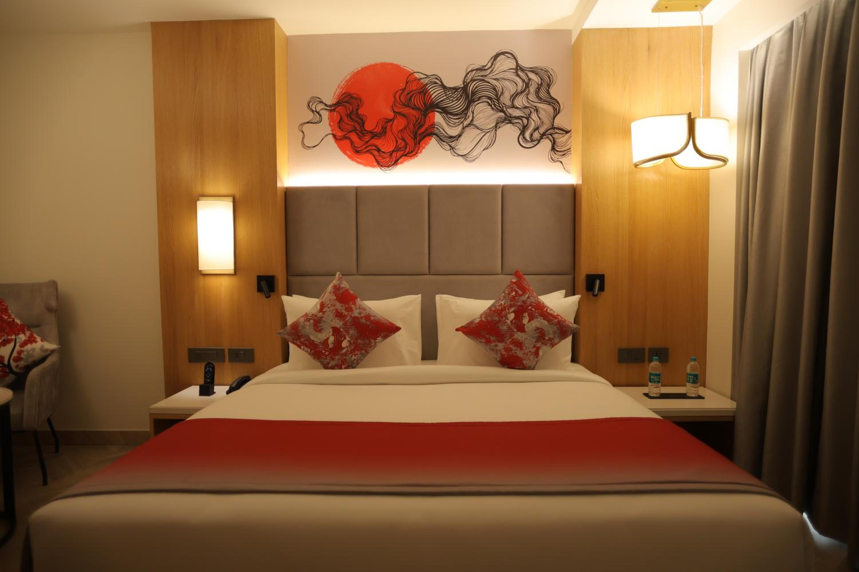 Premium King Room - Non-Smoking - Photo 3