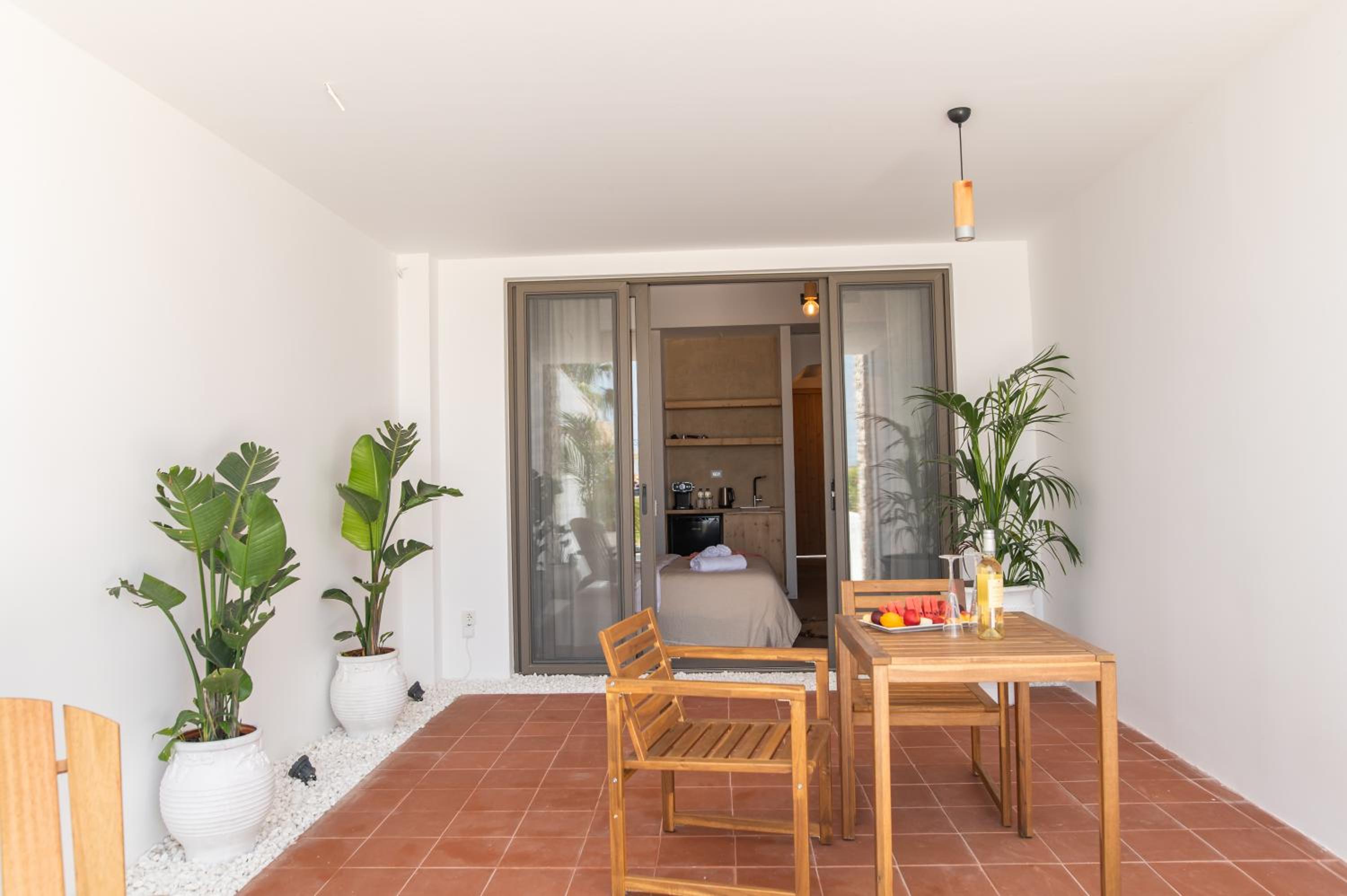 One-Bedroom House photo 3
