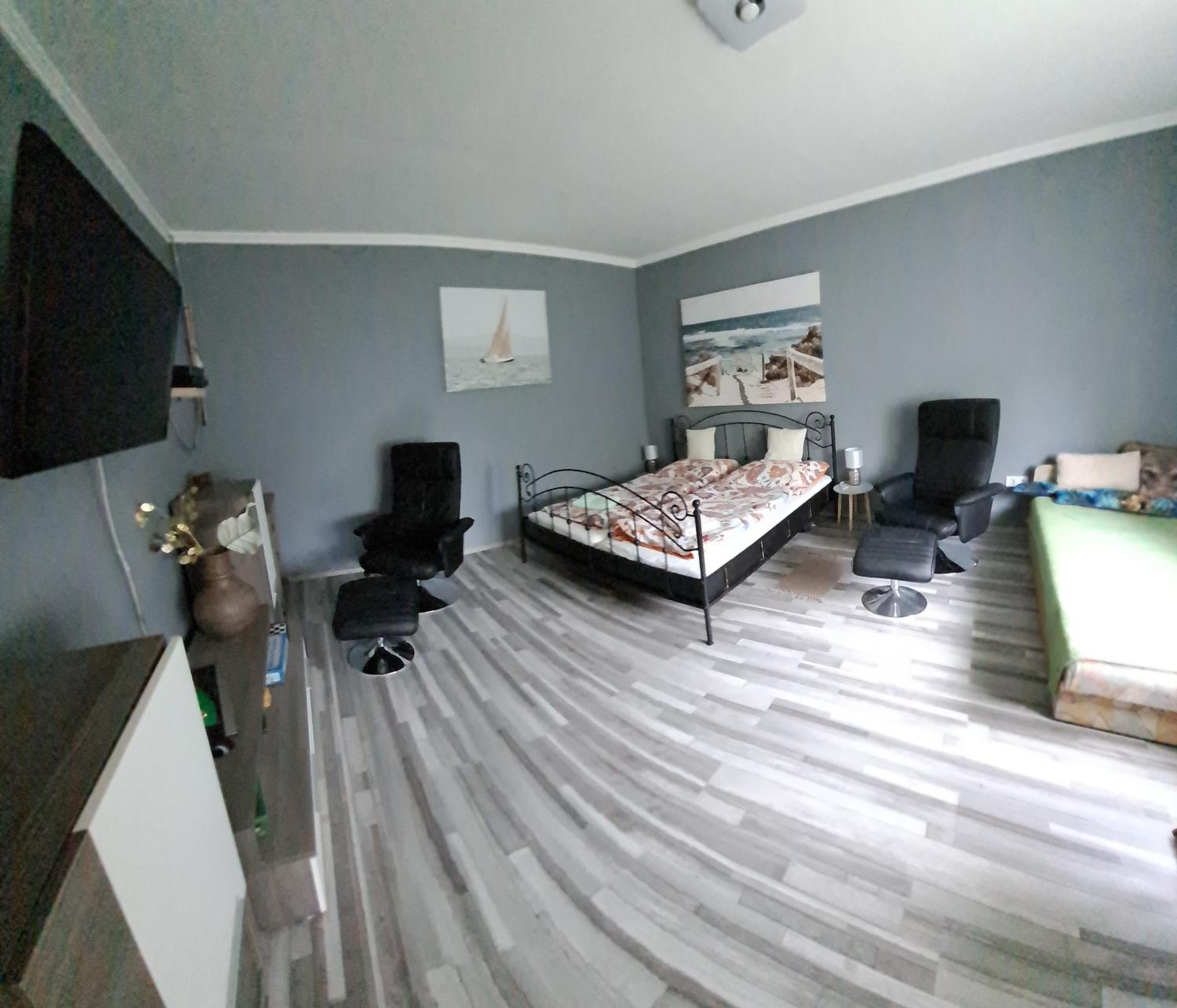 One-Bedroom Apartment photo 3