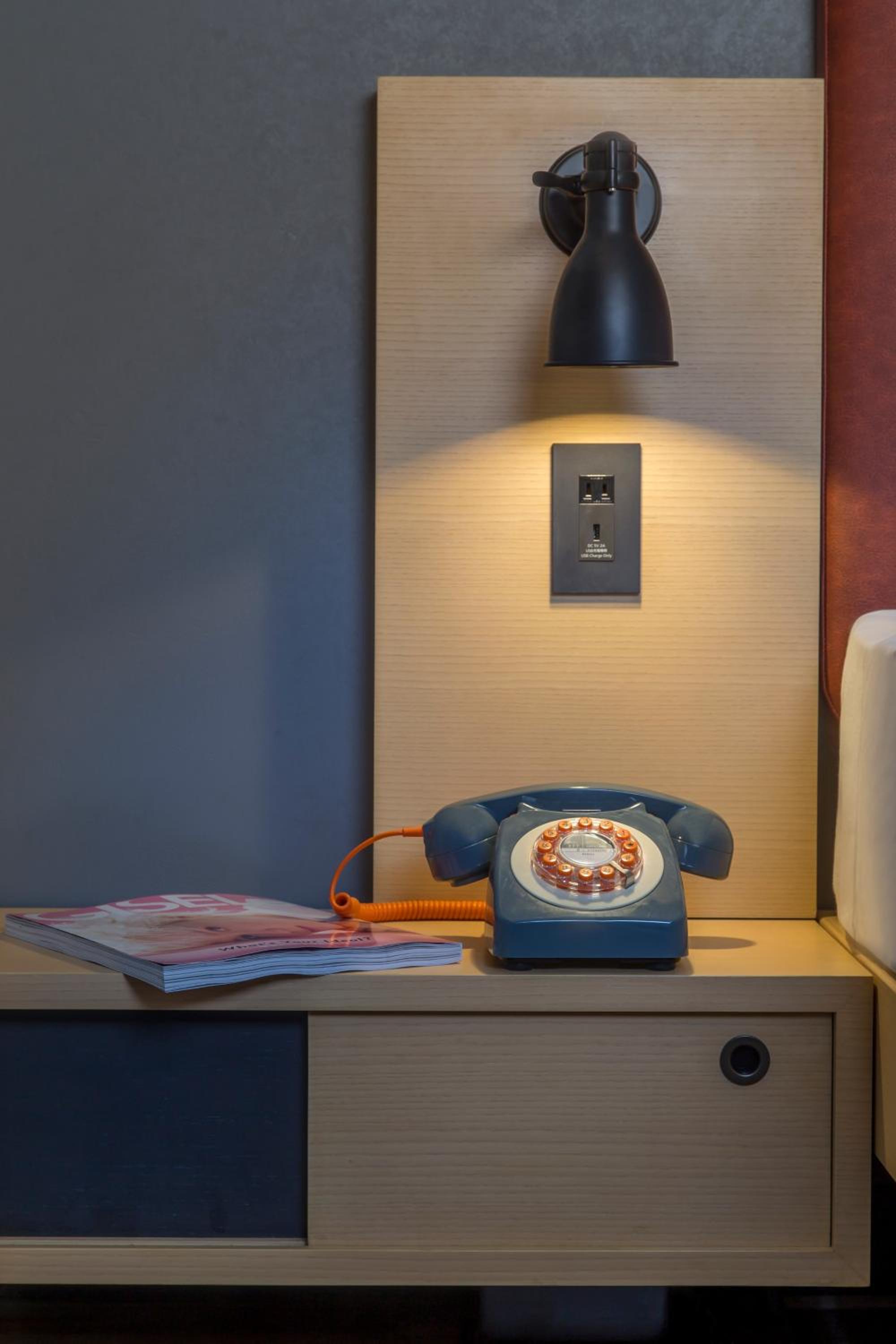 Moxy Large Superior Queen Room photo 1