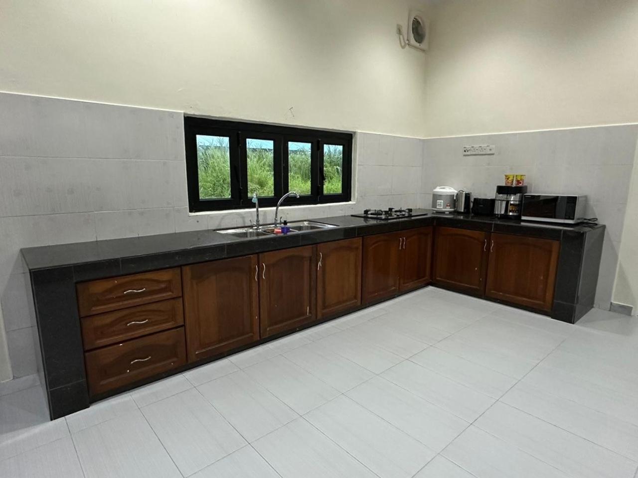 Four-Bedroom House photo 2