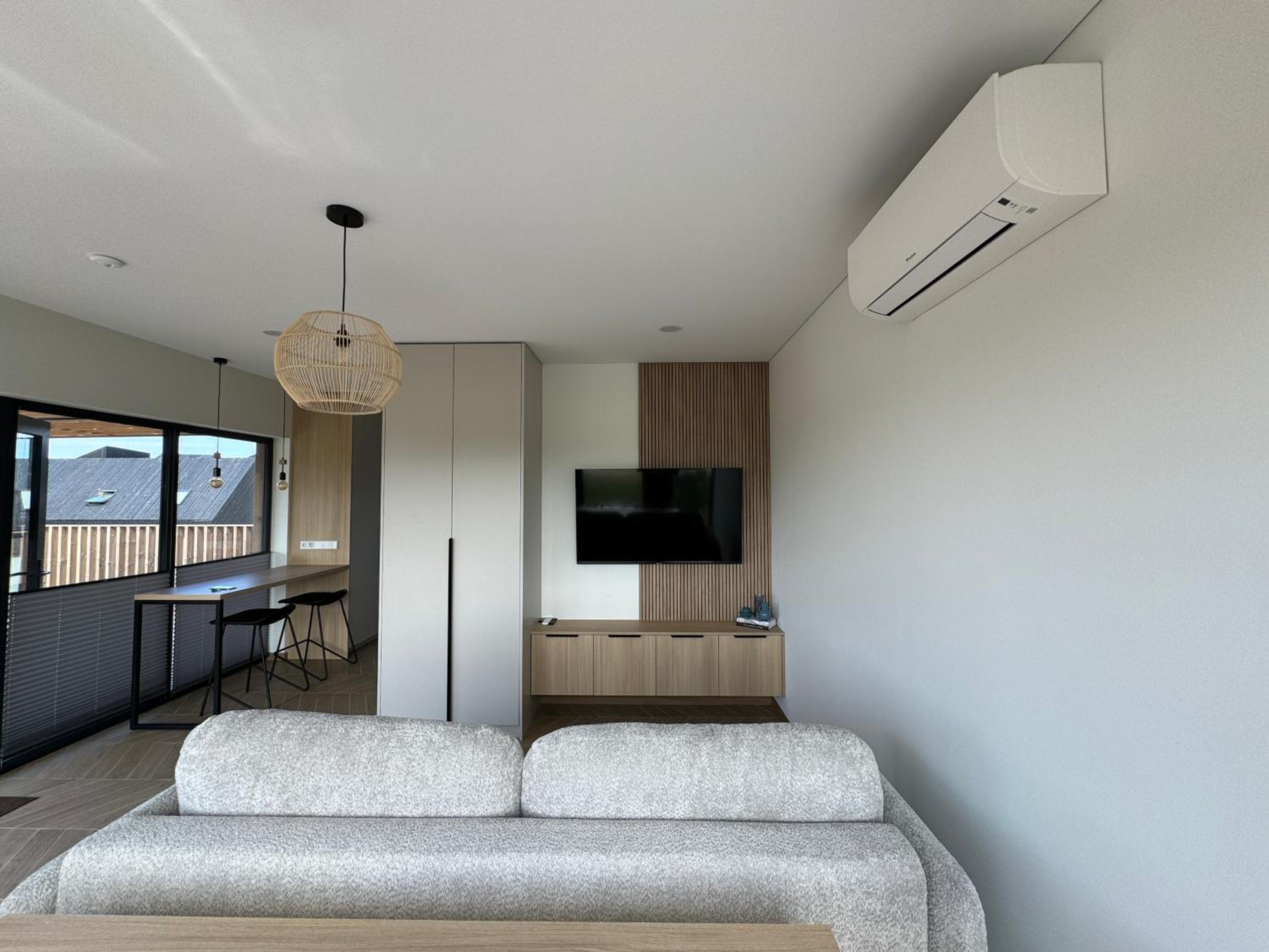 One-Bedroom Apartment With Balcony And Water View photo 1
