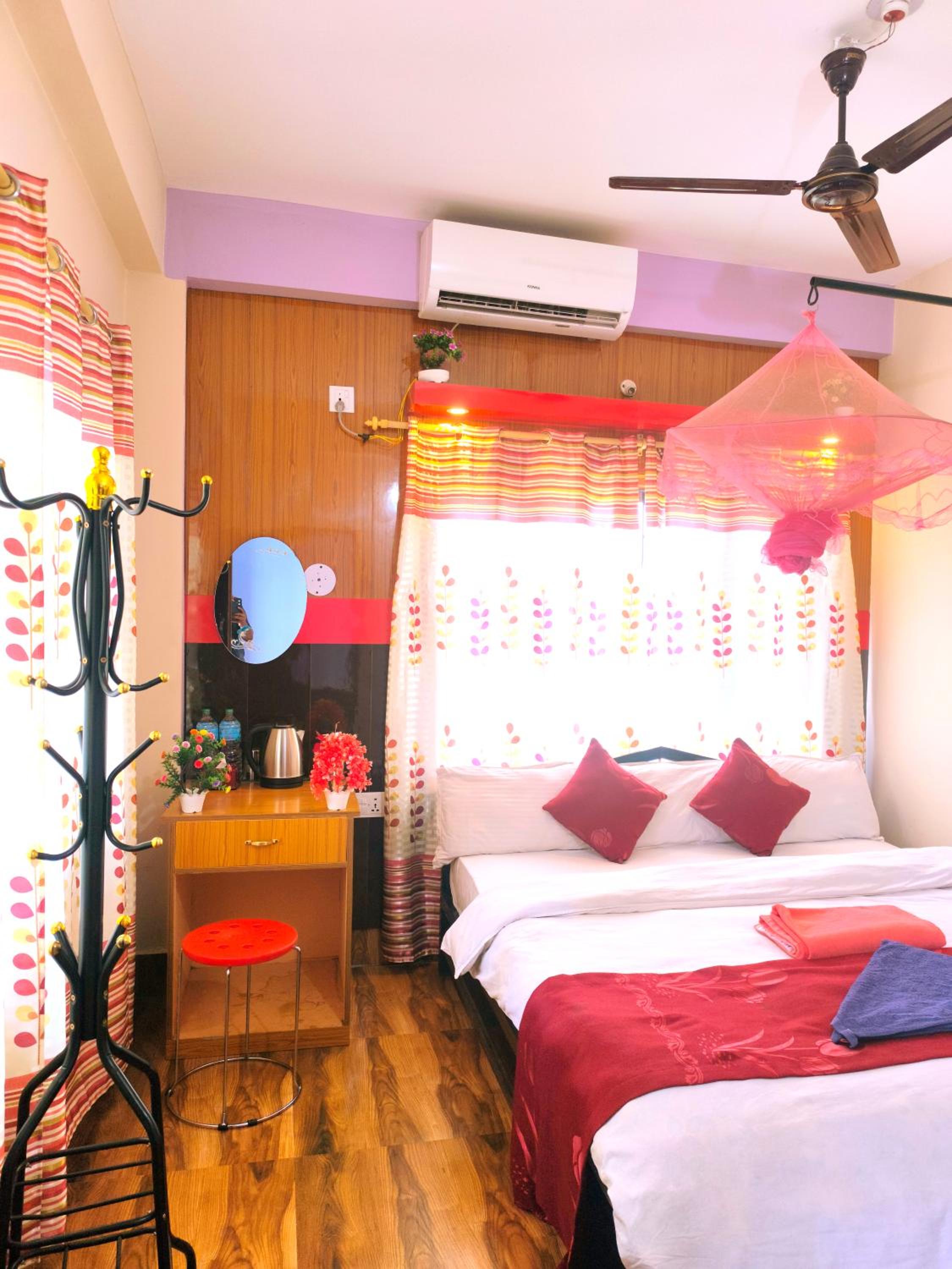 Deluxe King Room photo 2