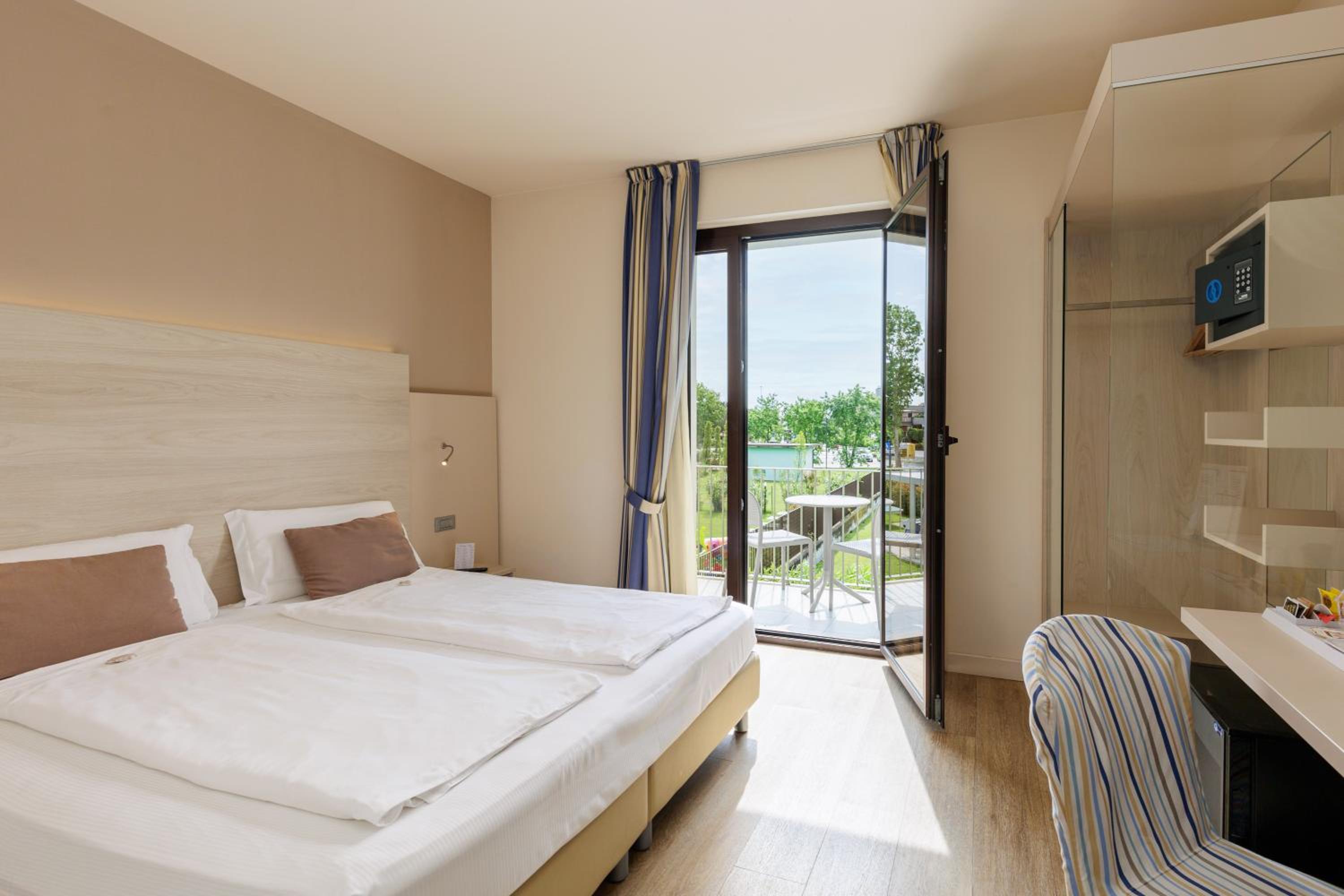 Superior Double Room - Photo 1