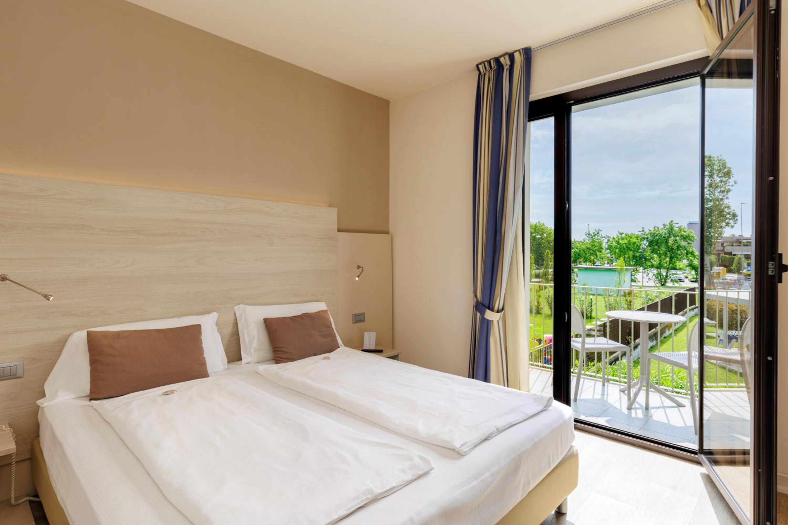 Superior Double Room - Photo 2
