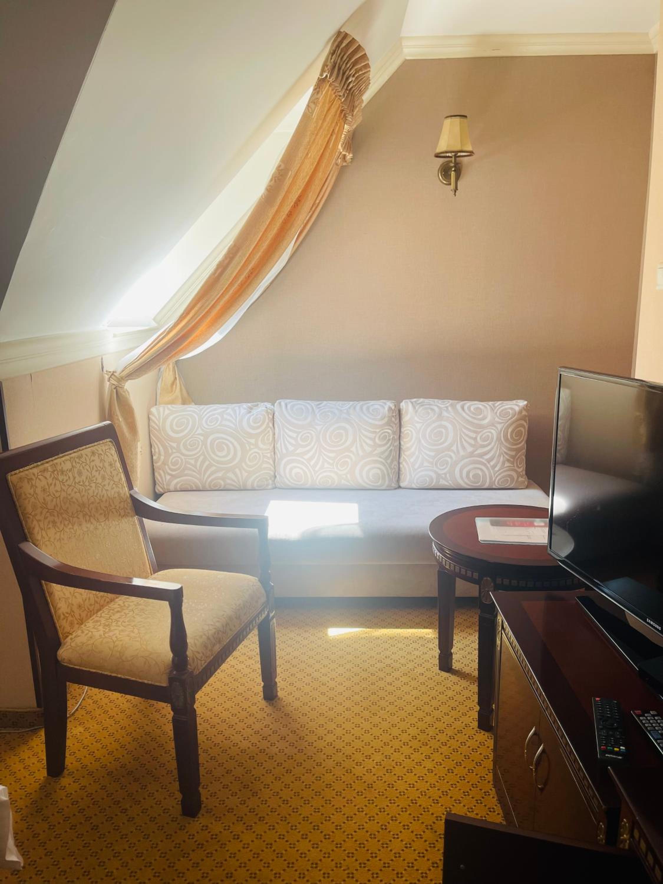 Superior Double or Twin Room - Photo 3
