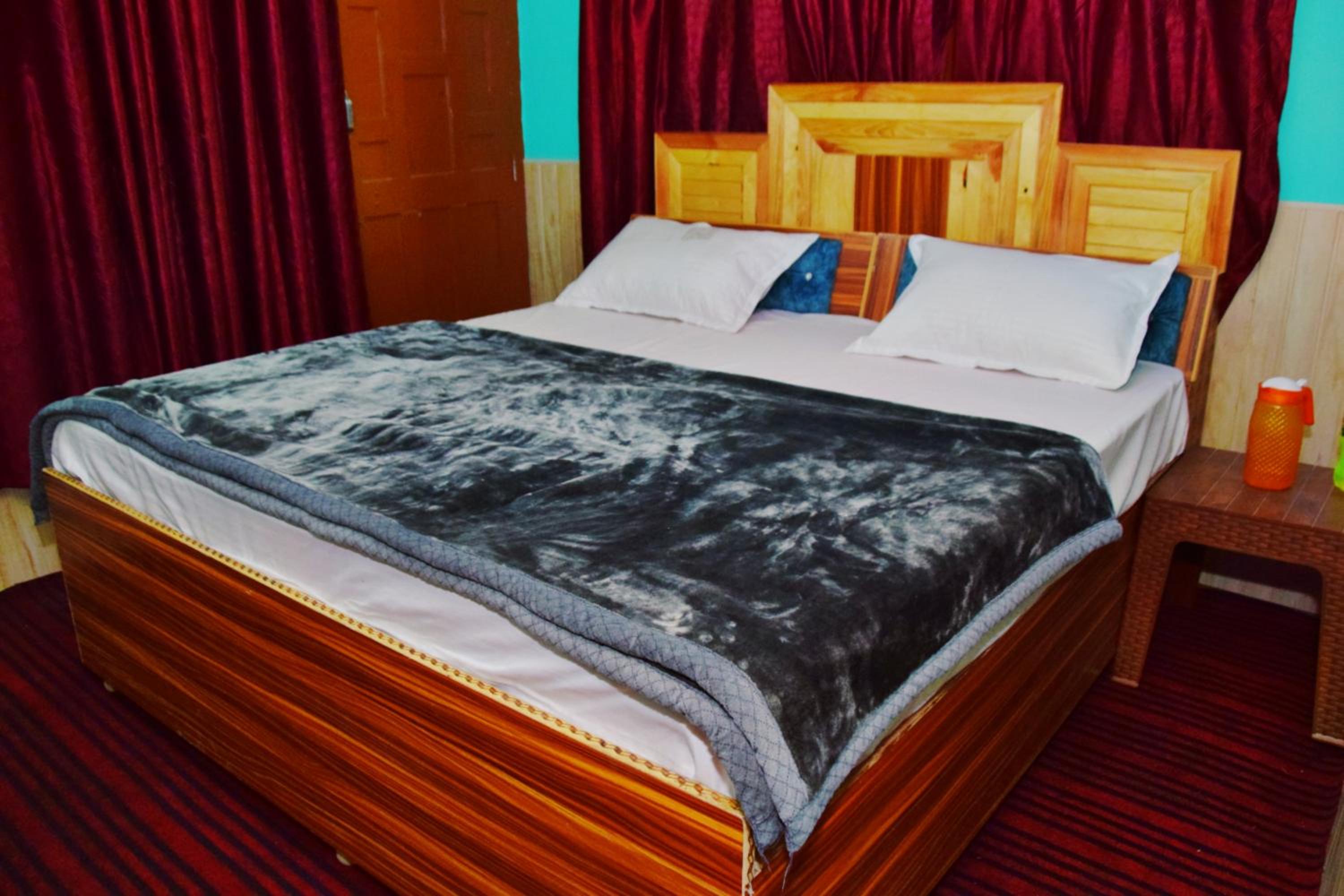 Deluxe King Room photo 1