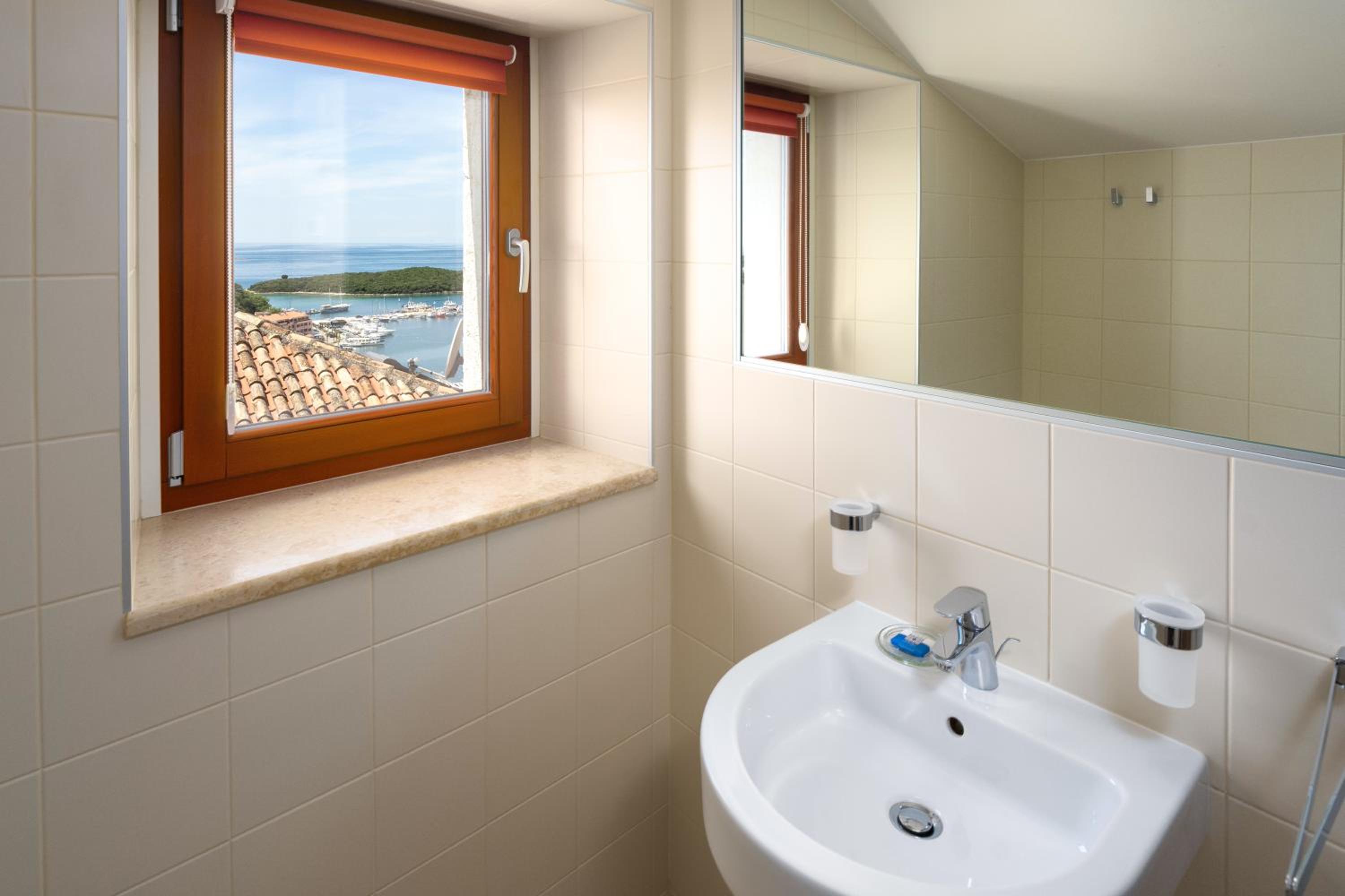 Double Room with Sea View photo 3
