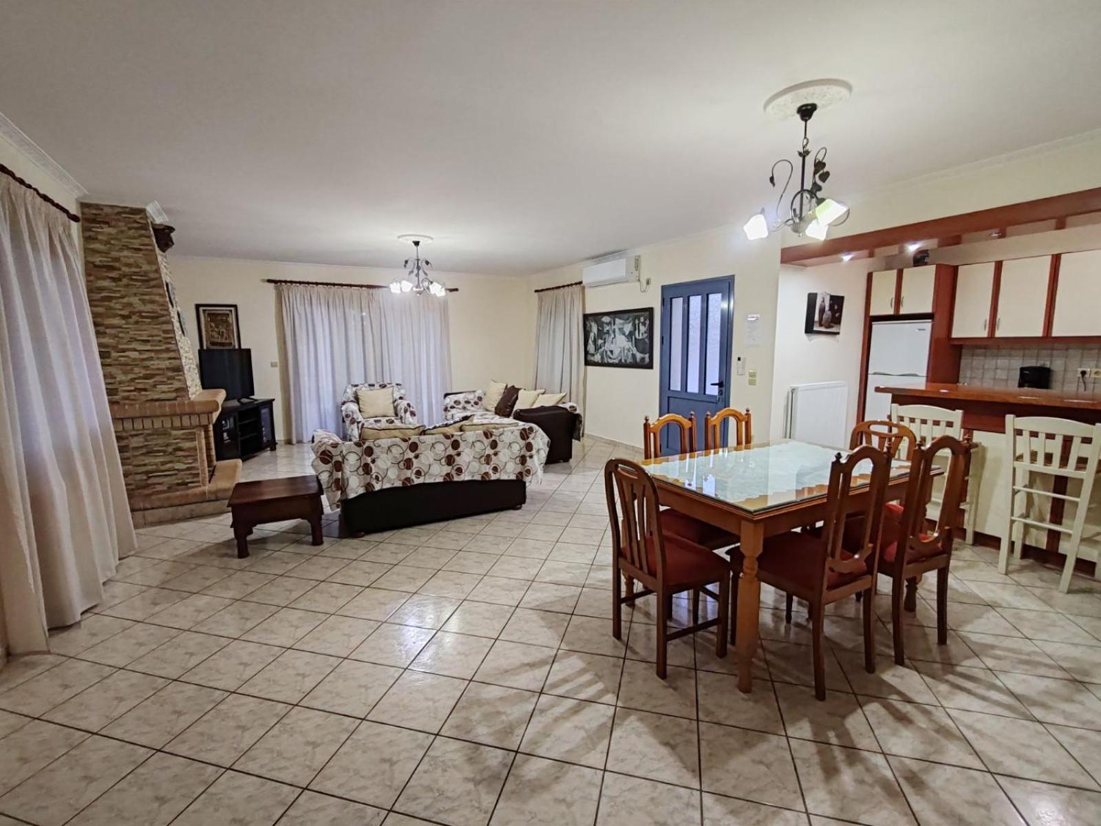 Three-Bedroom House photo 1