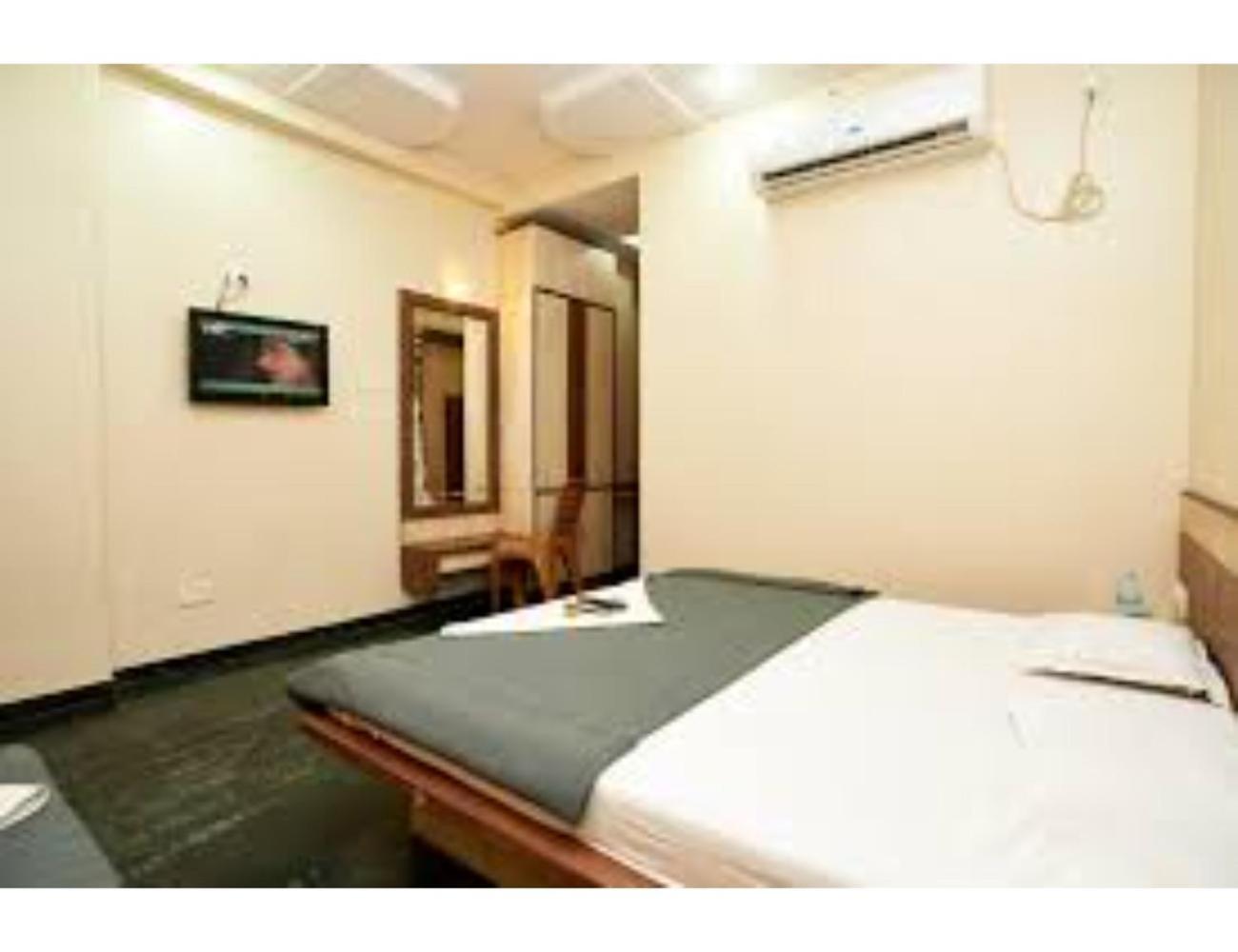 Double Room - Photo 6