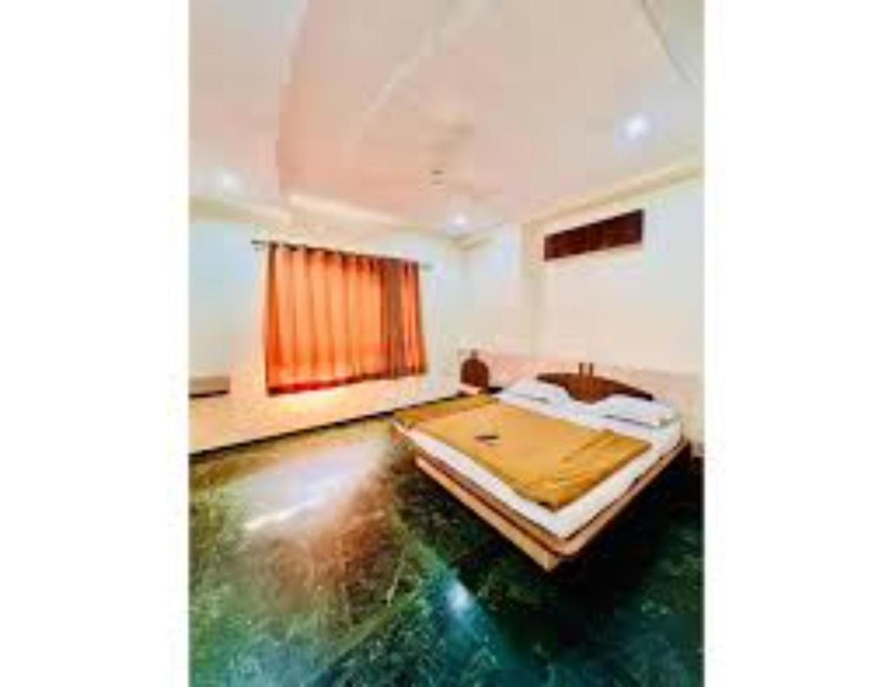 Double Room - Photo 9