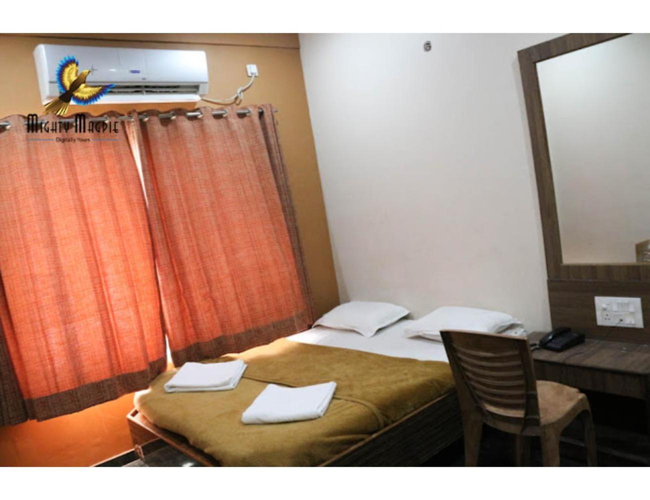Double Room - Photo 8