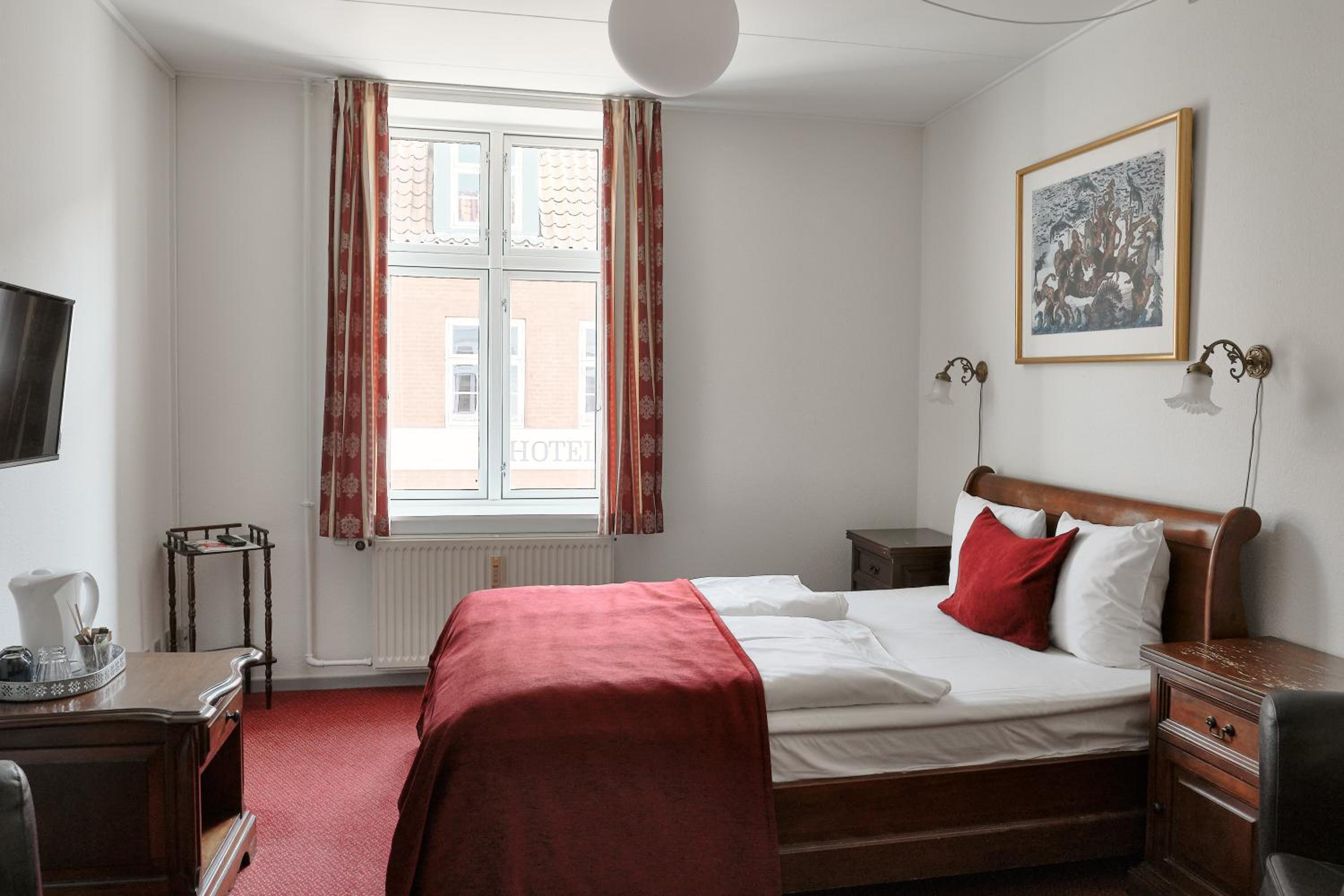 Queen Room