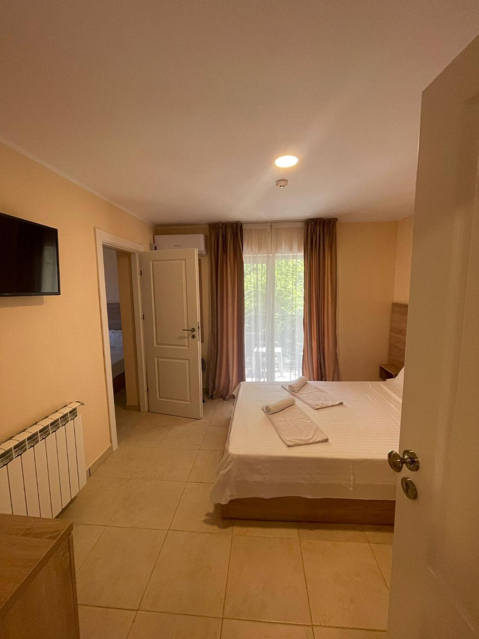 Suite with Balcony photo 1
