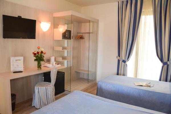 Superior Triple Room - Photo 7