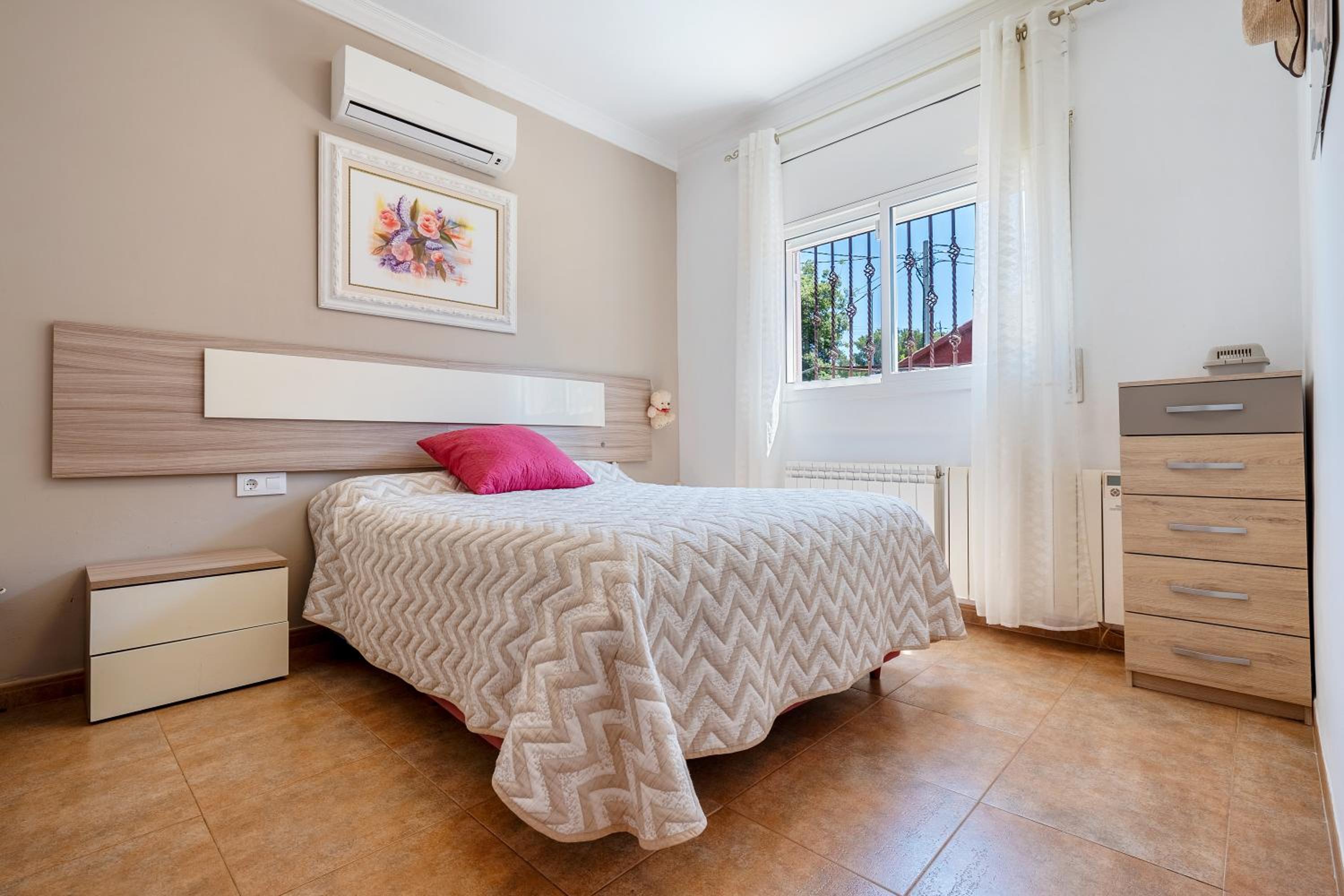 Three-Bedroom House photo 2