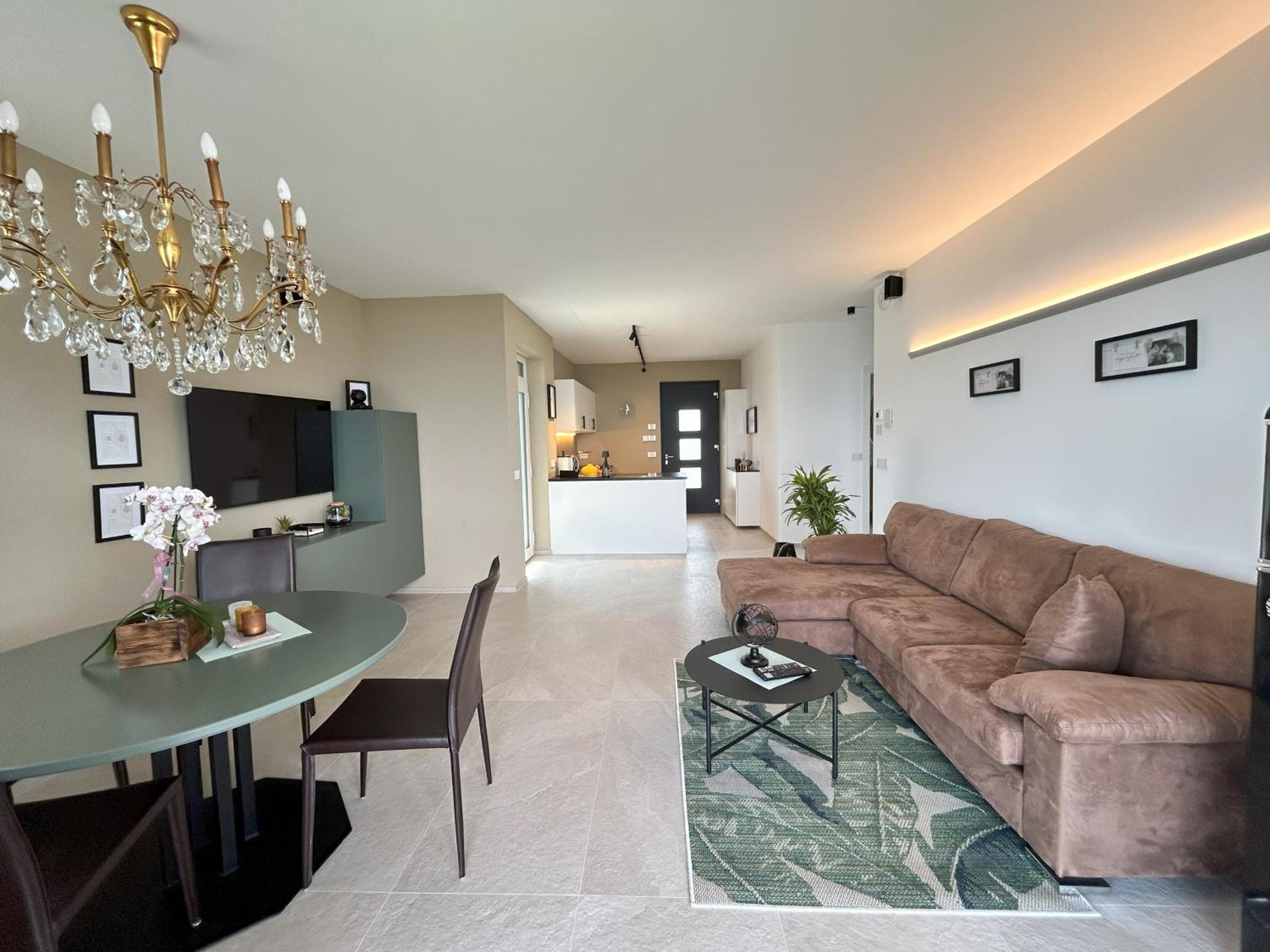Two-Bedroom Superior Apartment photo 2