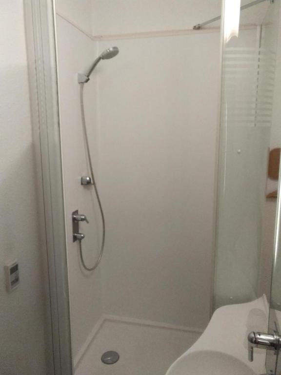 Standard Triple Room (Smoking) photo 2
