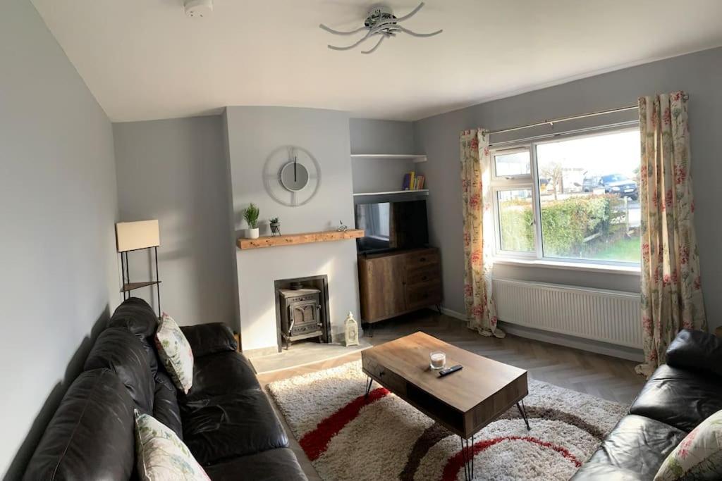 Three-Bedroom House photo 3