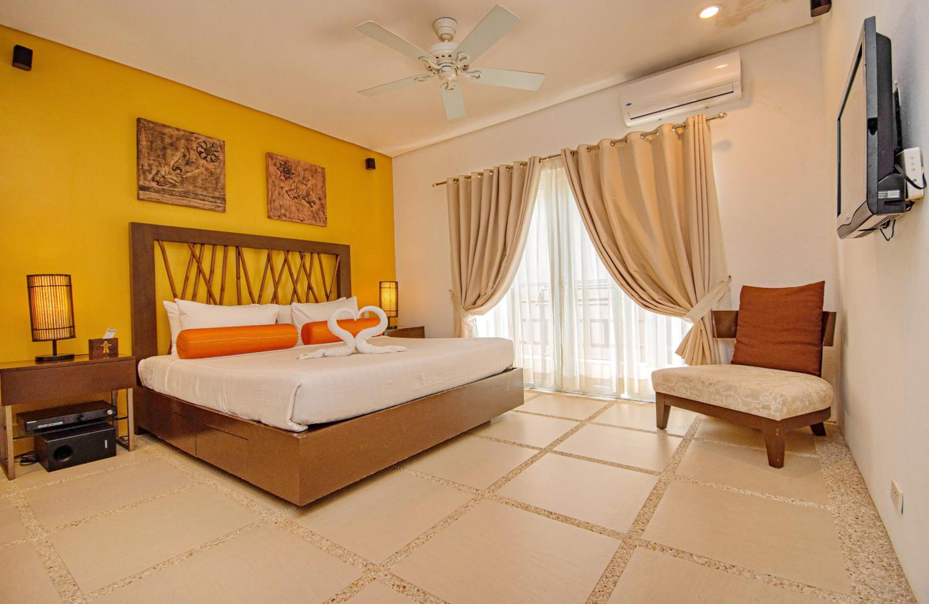 1 Bedroom Premier Suite with Jacuzzi - Photo 13