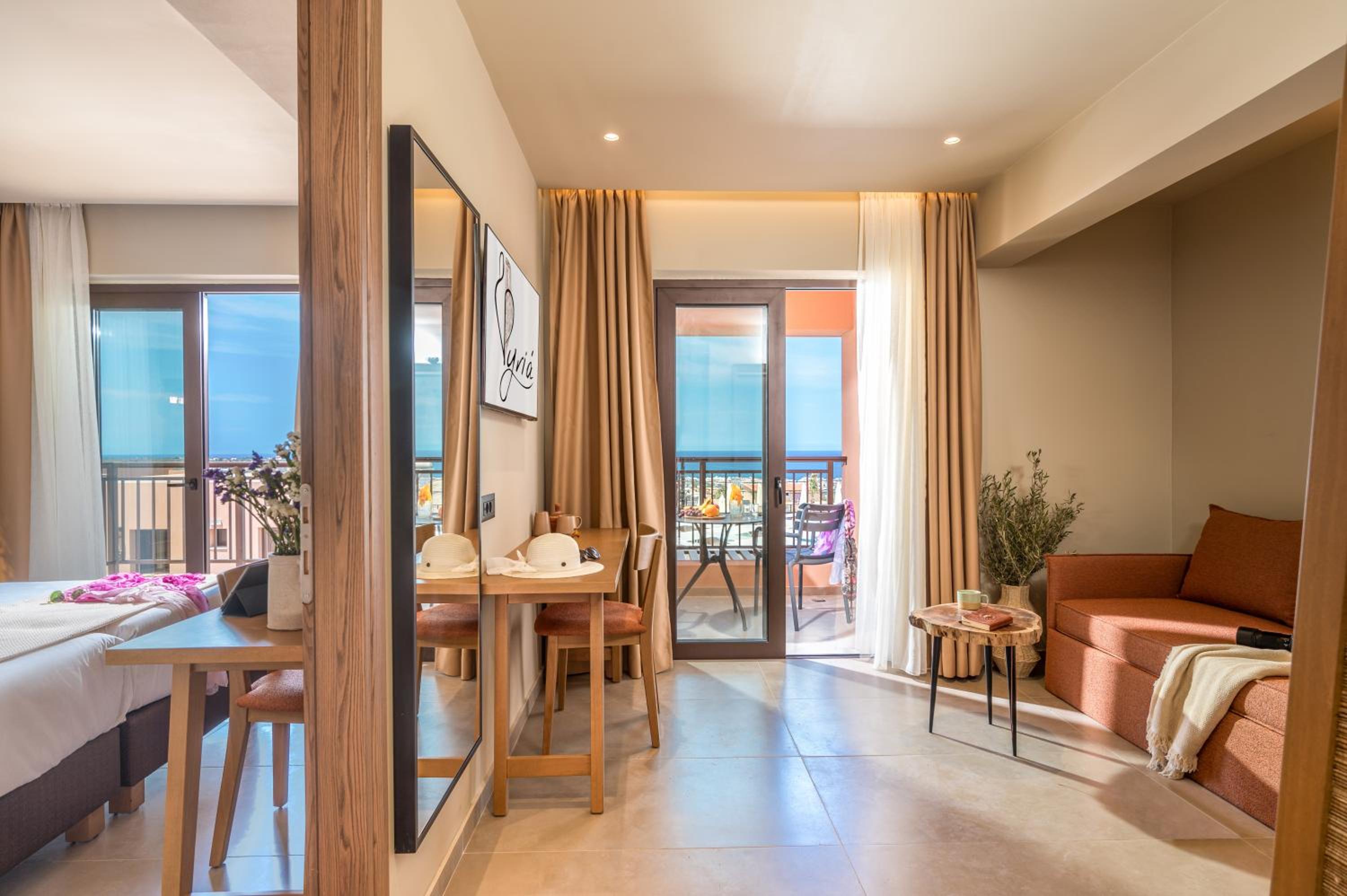 Superior Suite - Photo 3