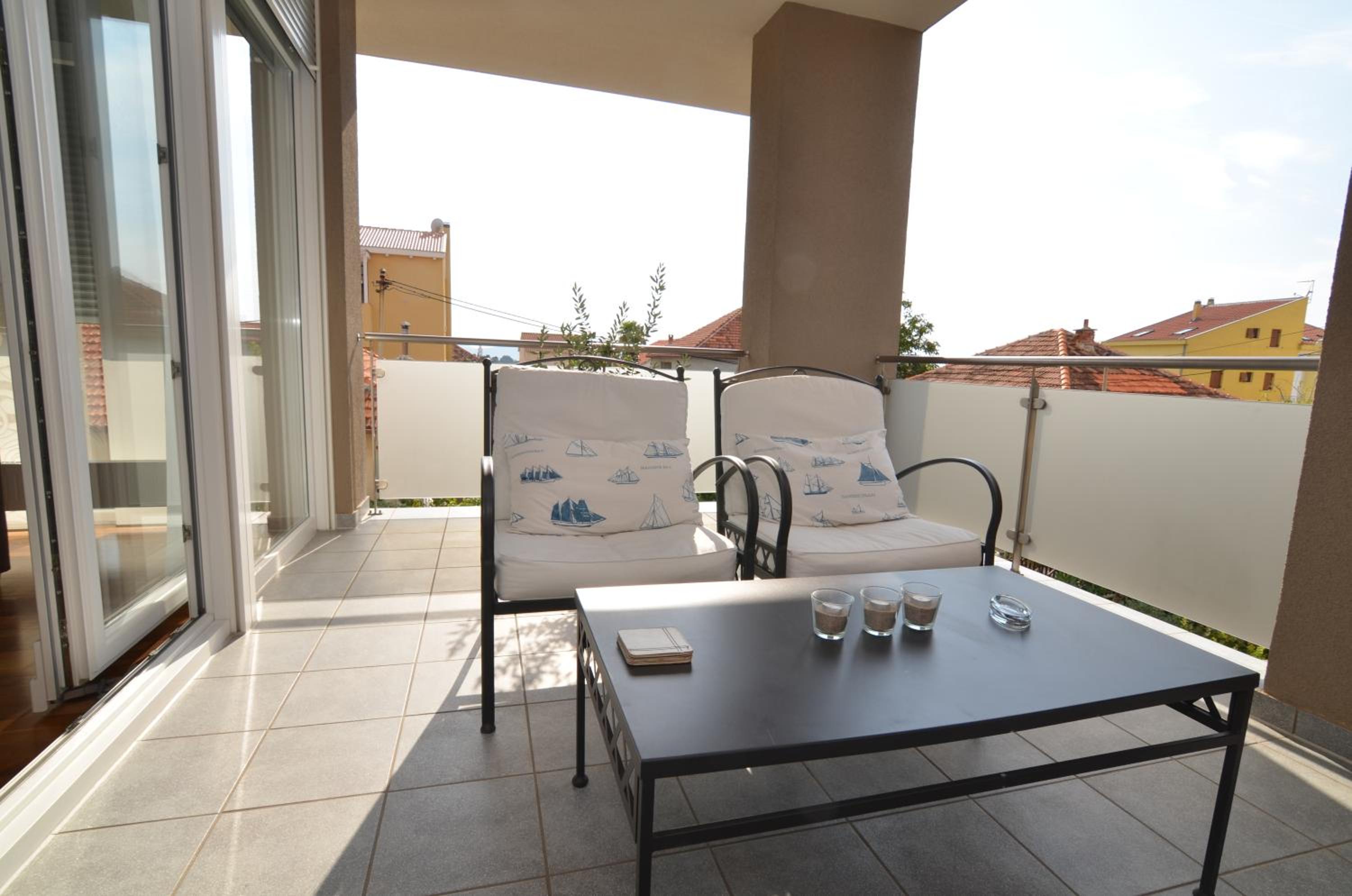 Digital Nomads Package - Studio With Balcony With Free Bike Rental & Office Equipment photo 3