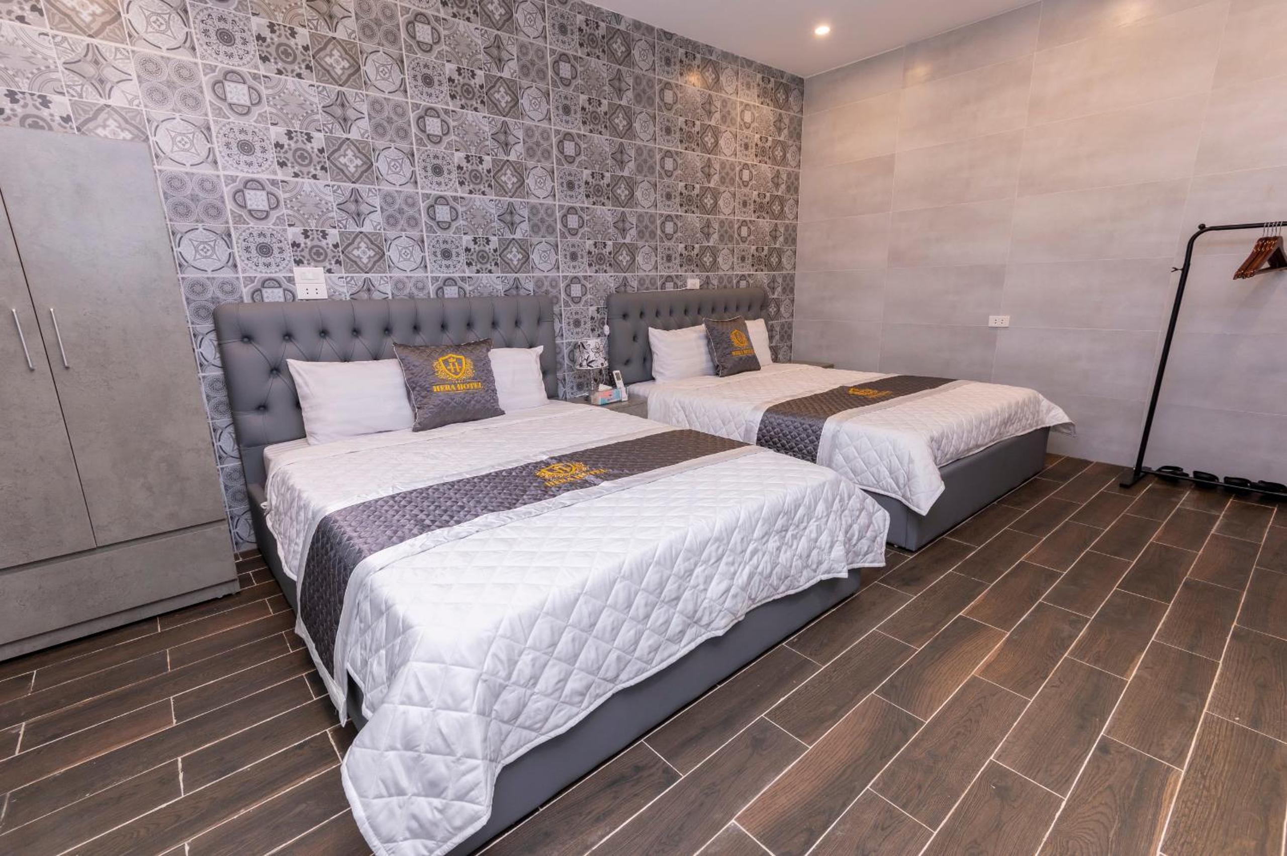 Queen Room with Two Queen Beds photo 3