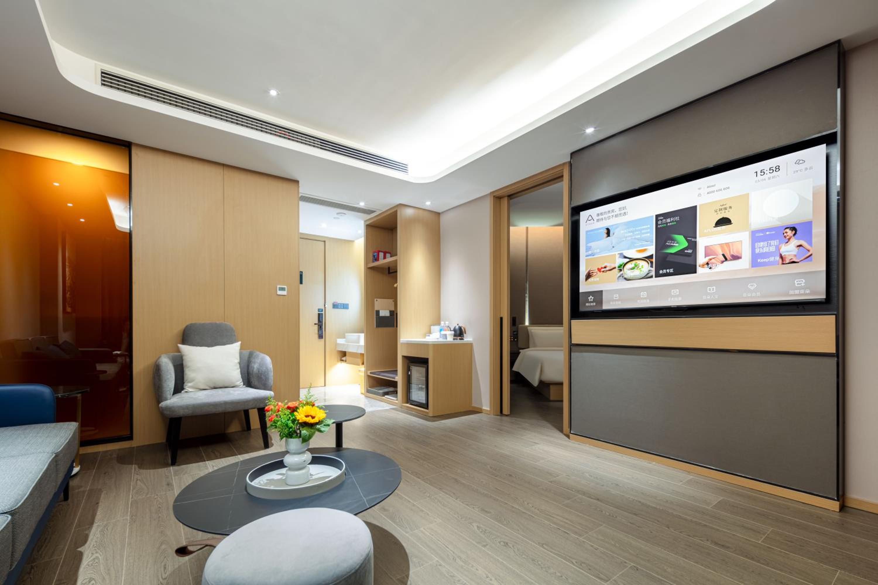 Jimu Suite with City View photo 2