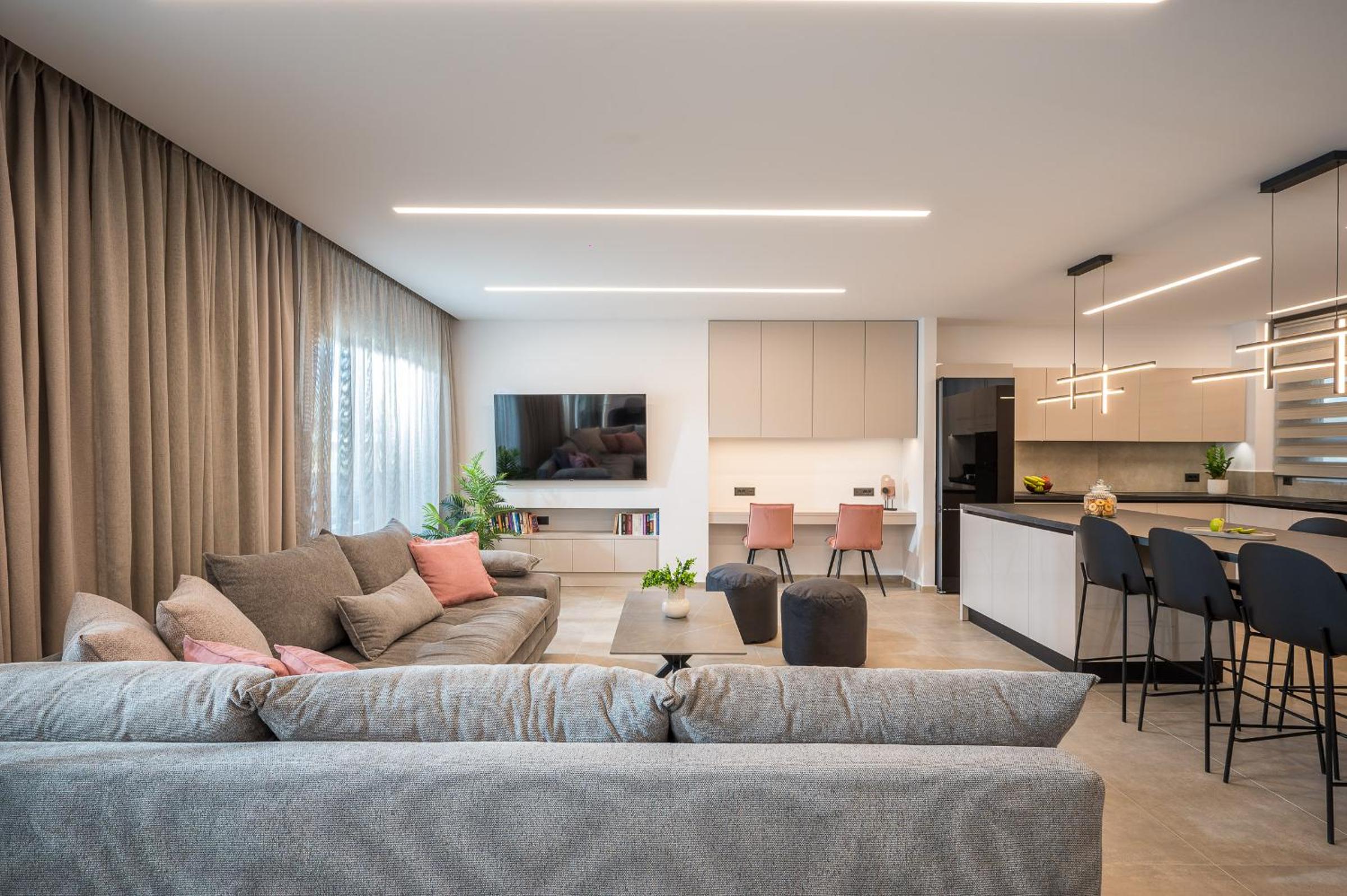 Three-Bedroom Deluxe Apartment