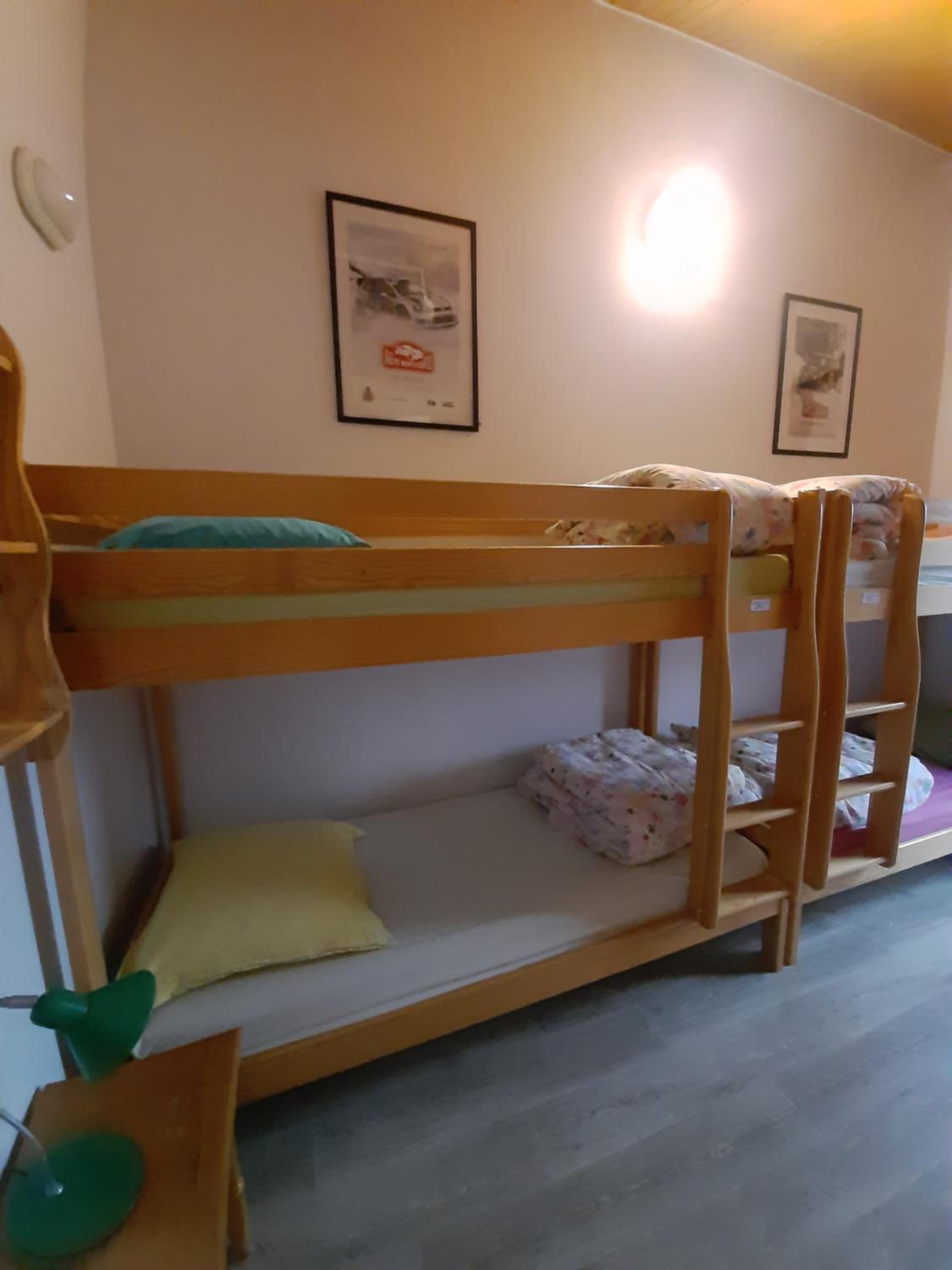 Bunk Bed in Mixed Dormitory Room