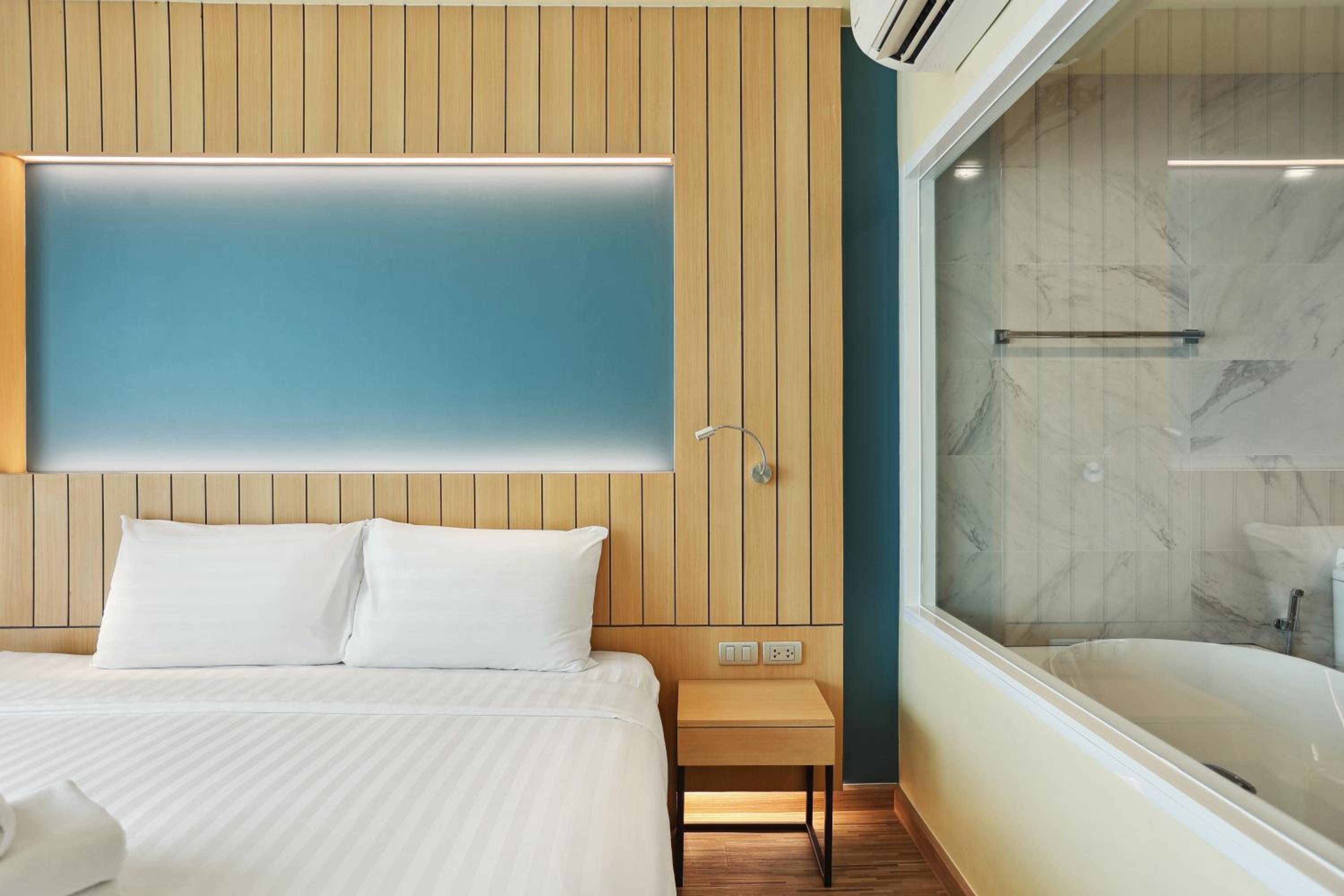 Deluxe Double Room - Photo 7