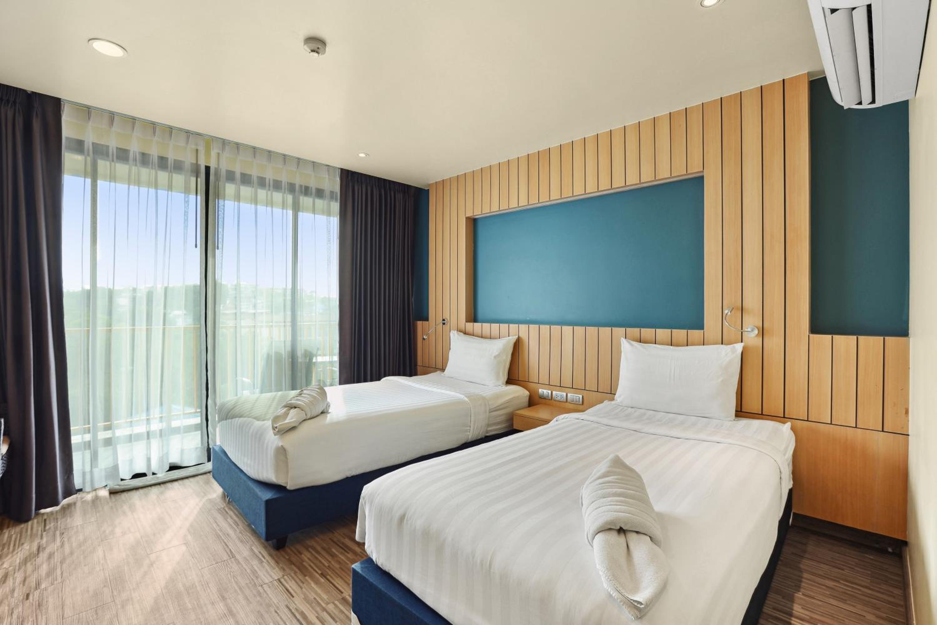 Deluxe Twin Room - Photo 2