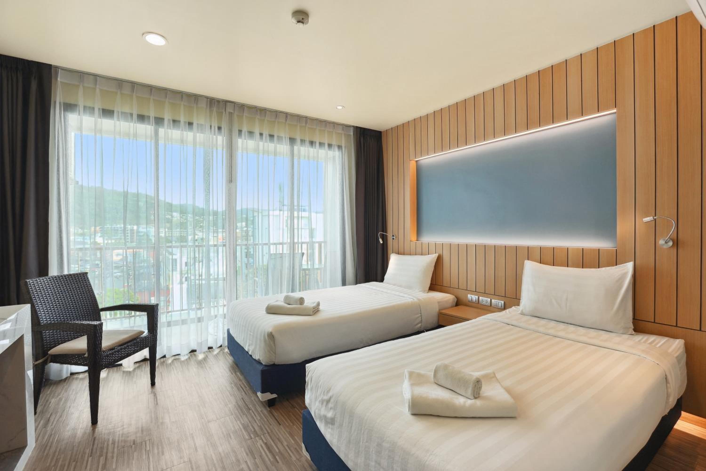 Deluxe Twin Room - Photo 8