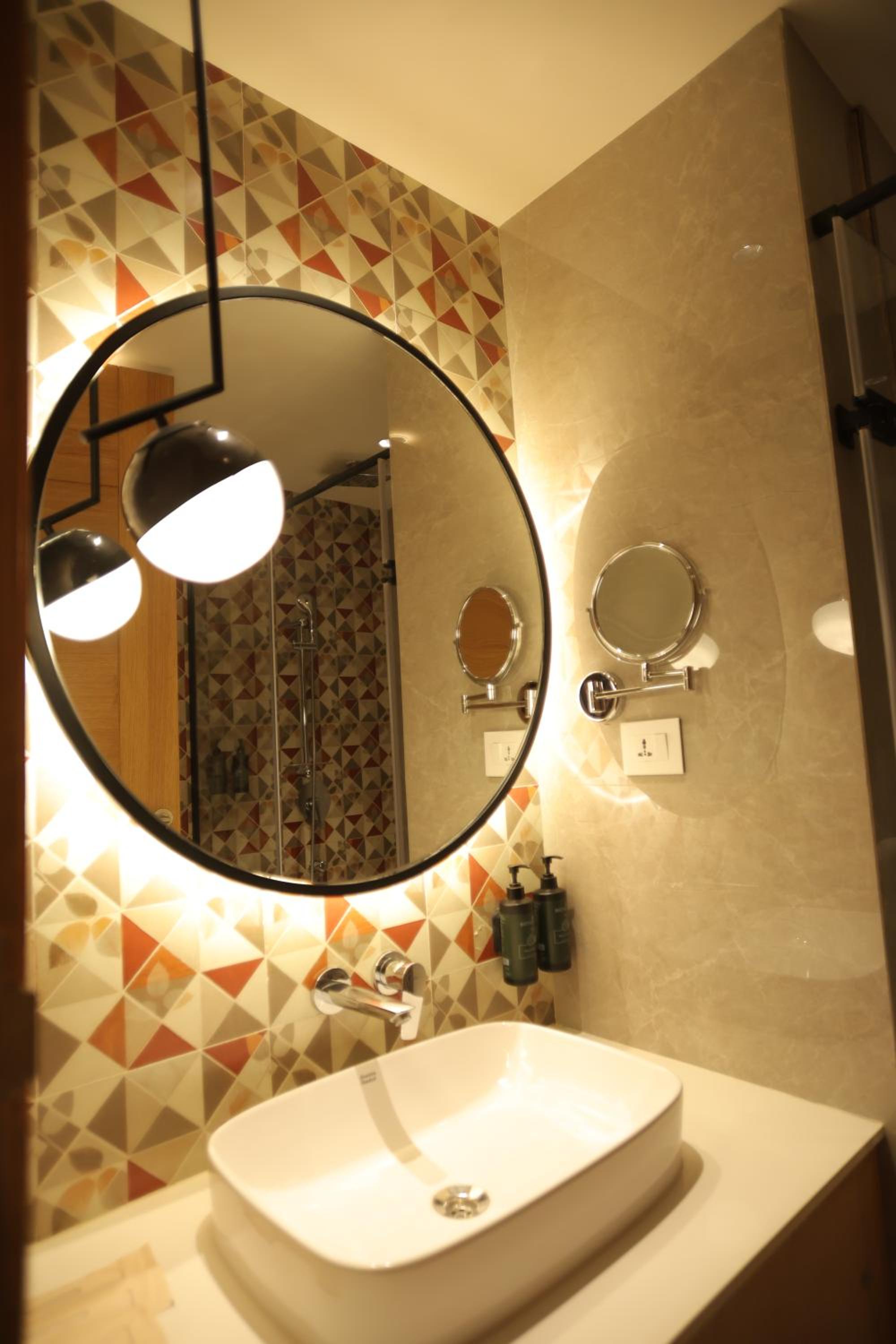 King Room - Accessible/Non-Smoking - Photo 2