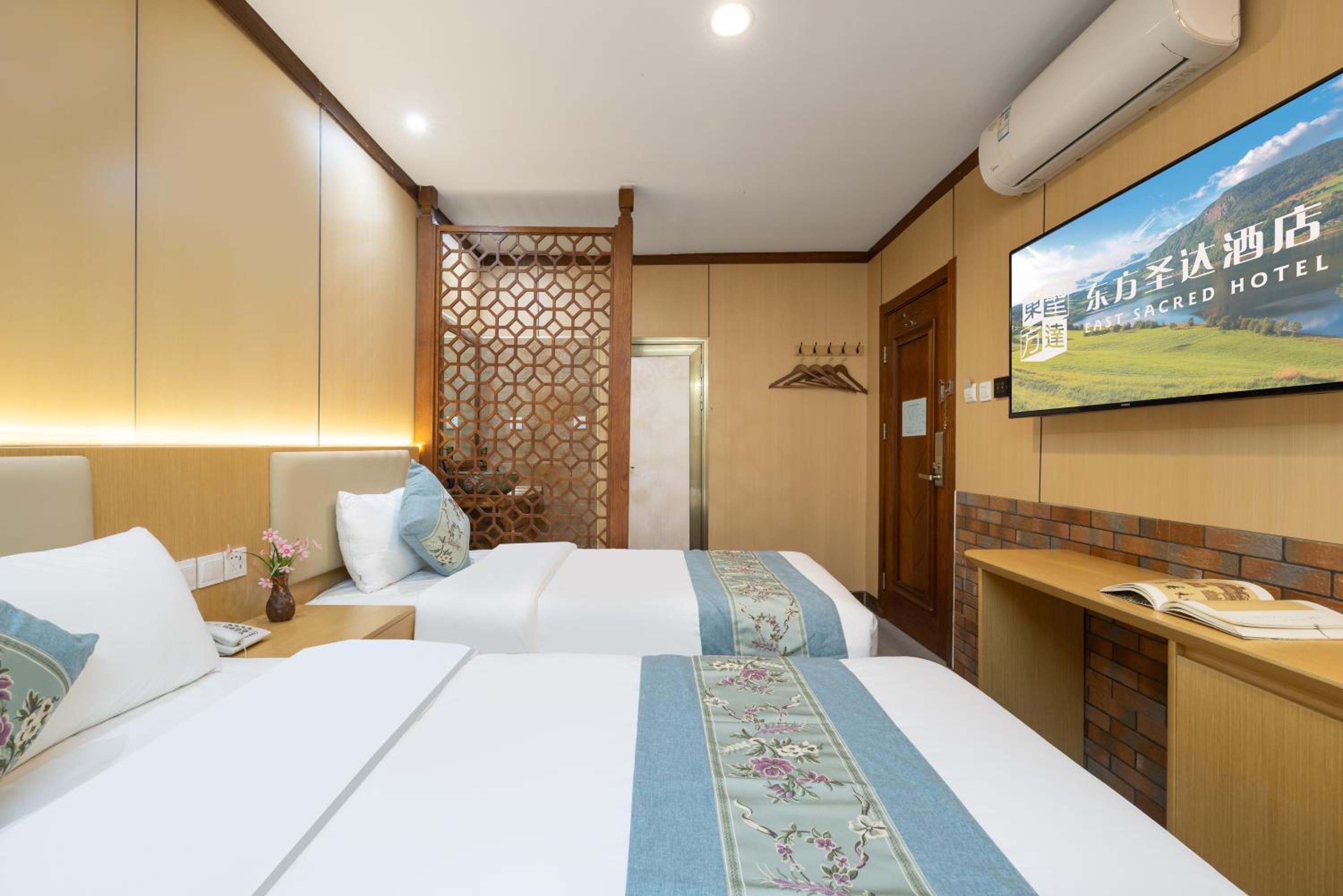 Triple Room with Bathroom