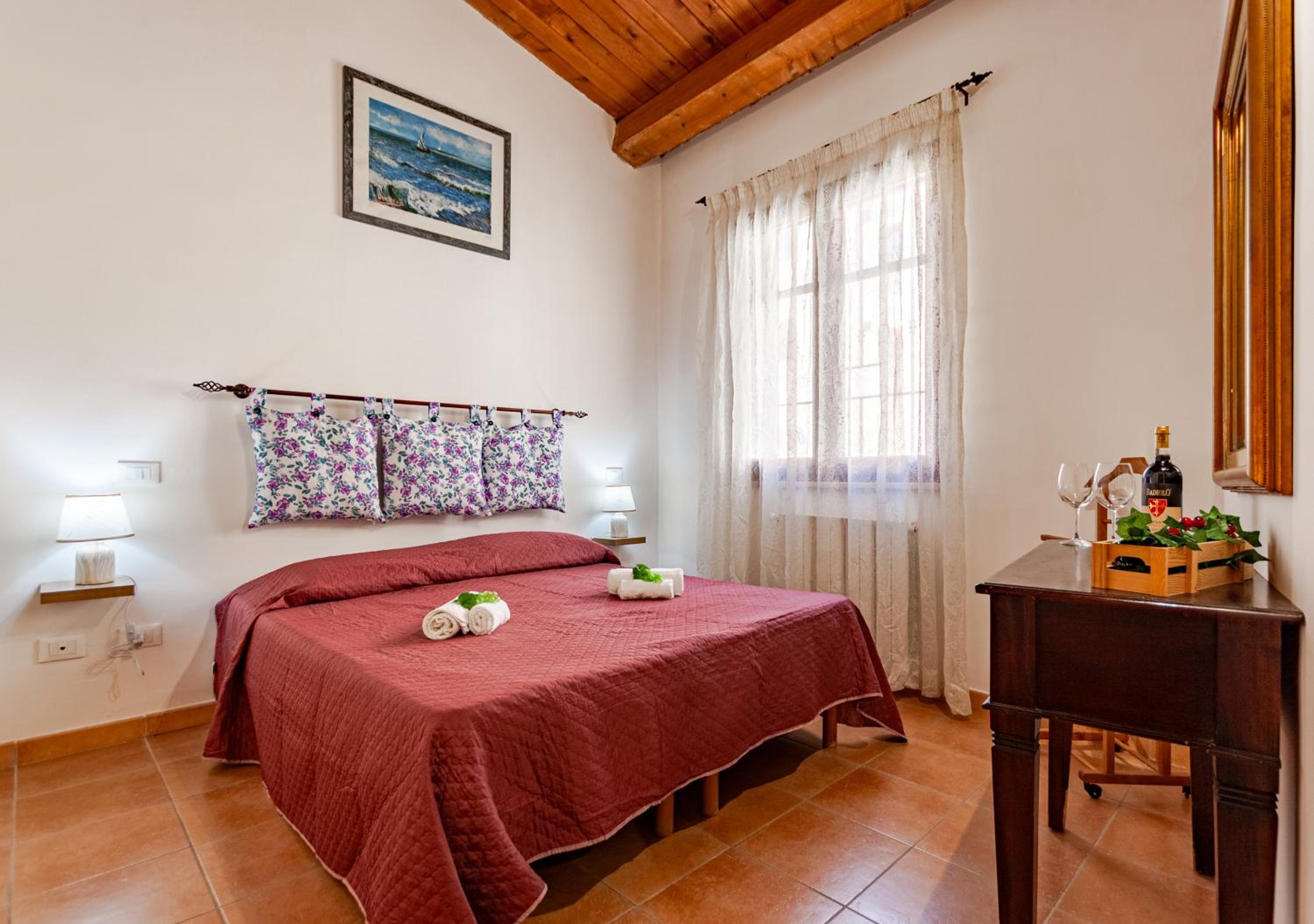One-Bedroom Apartment with Garden photo 1