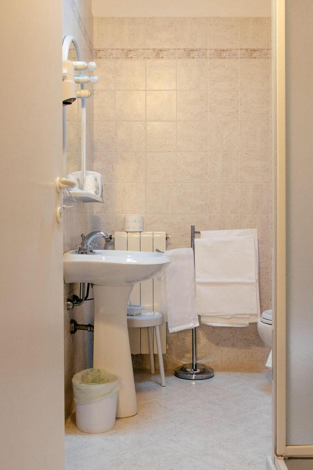 Single Room photo 3