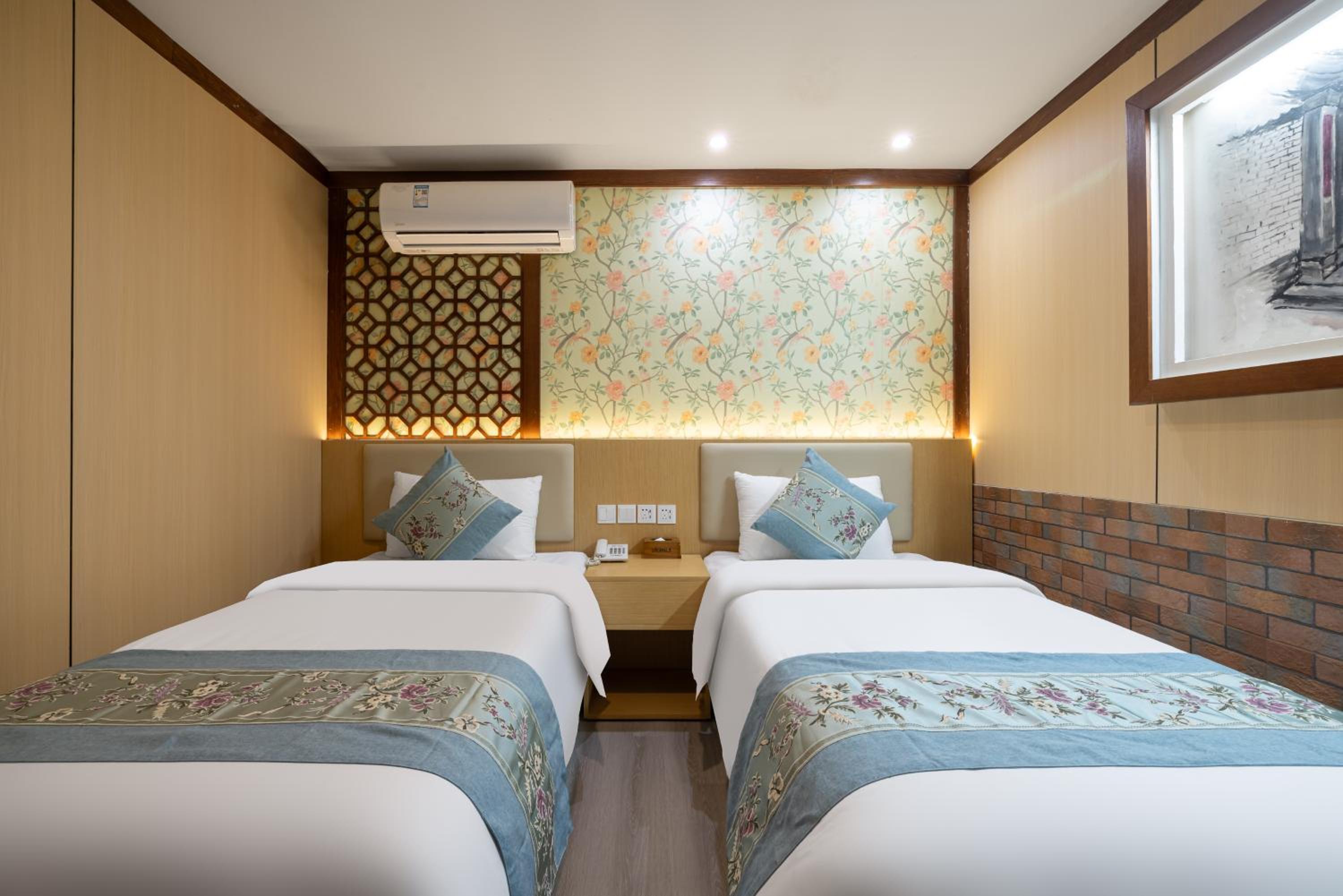 Twin Room with Bathroom