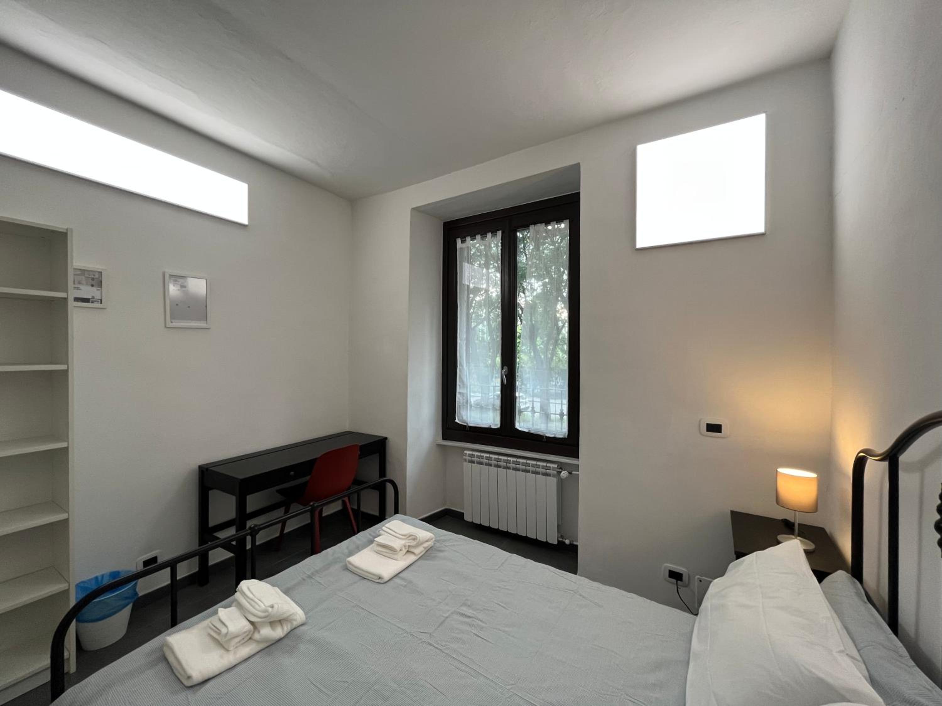 Standard Double Room With Shared Bathroom