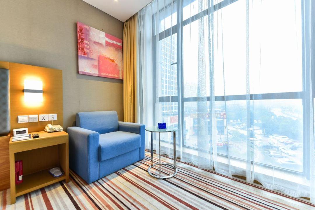 Standard Queen Room - Accessible photo 2