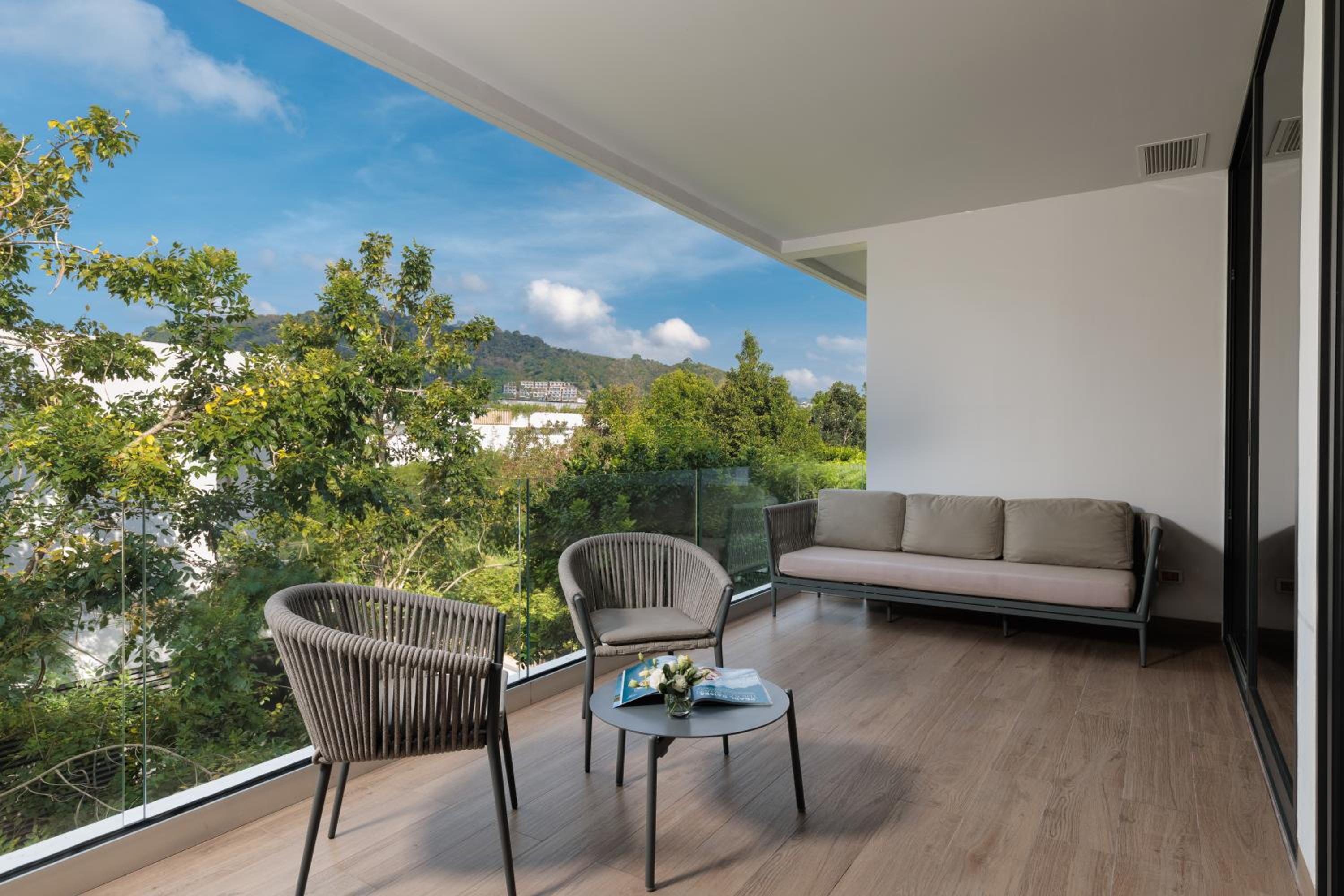 Two-Bedroom Suite Garden View - Photo 4