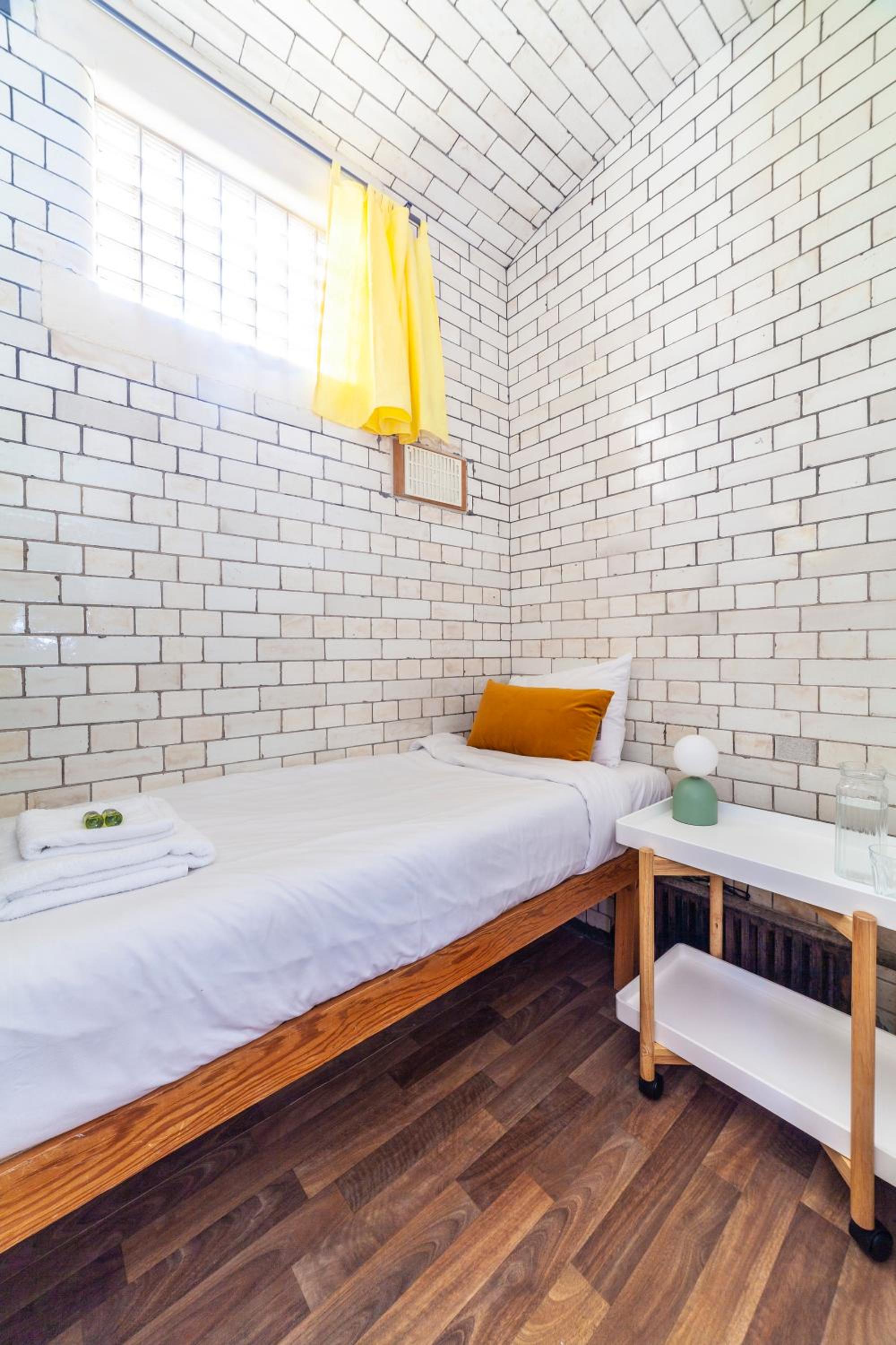 Single Room with Shared Bathroom photo 1