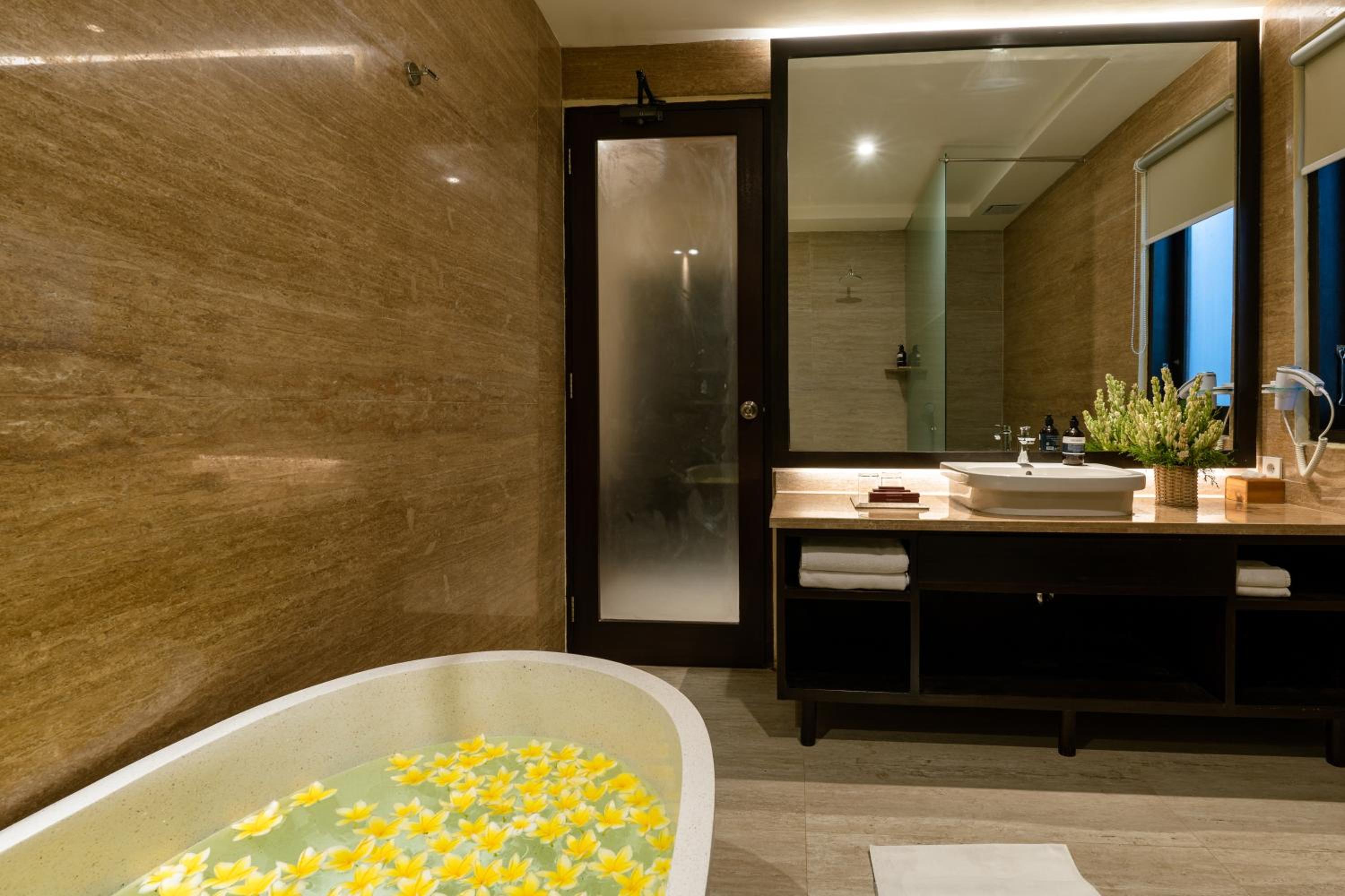 Duplex Suite - Photo 3