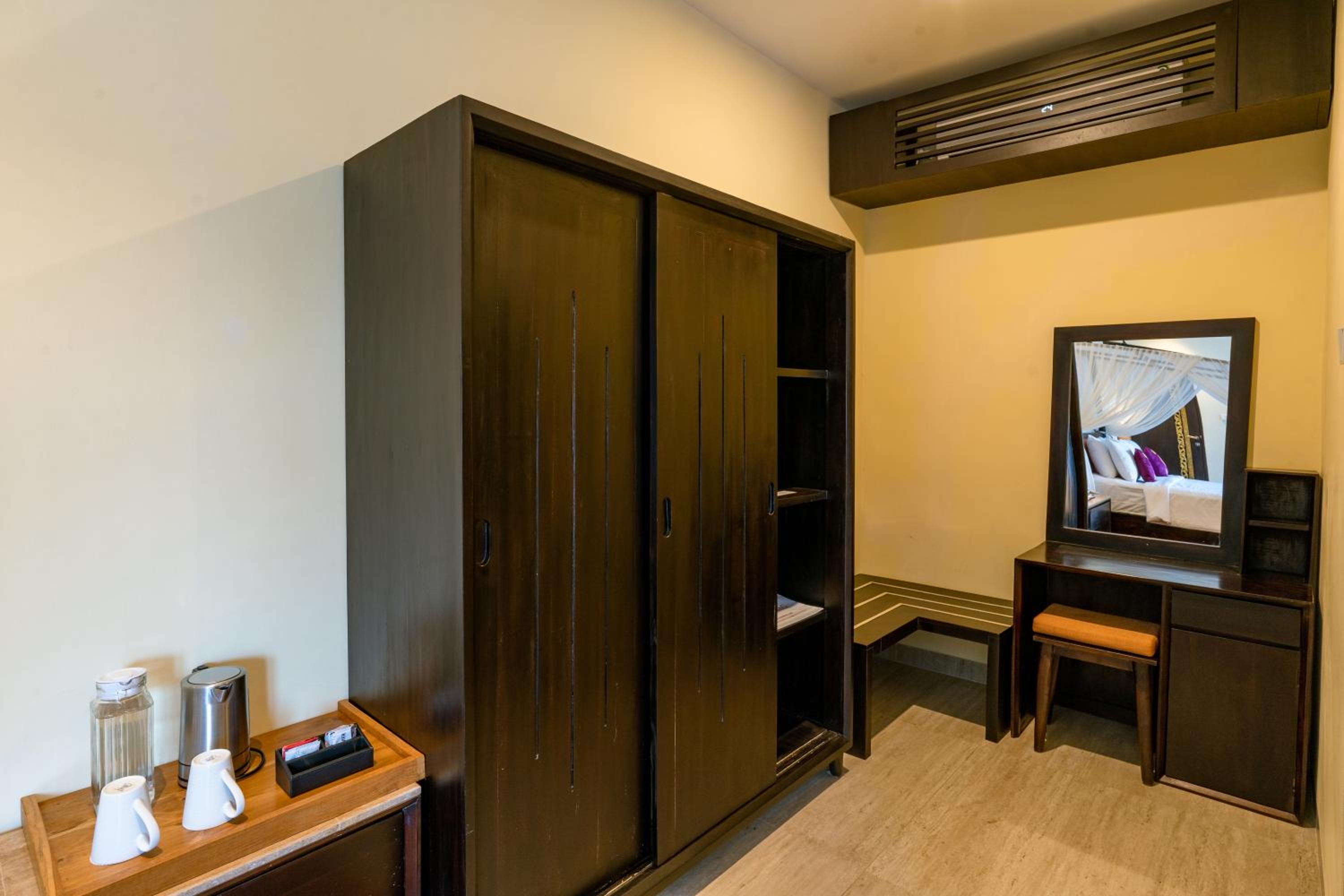 Suite - Photo 9