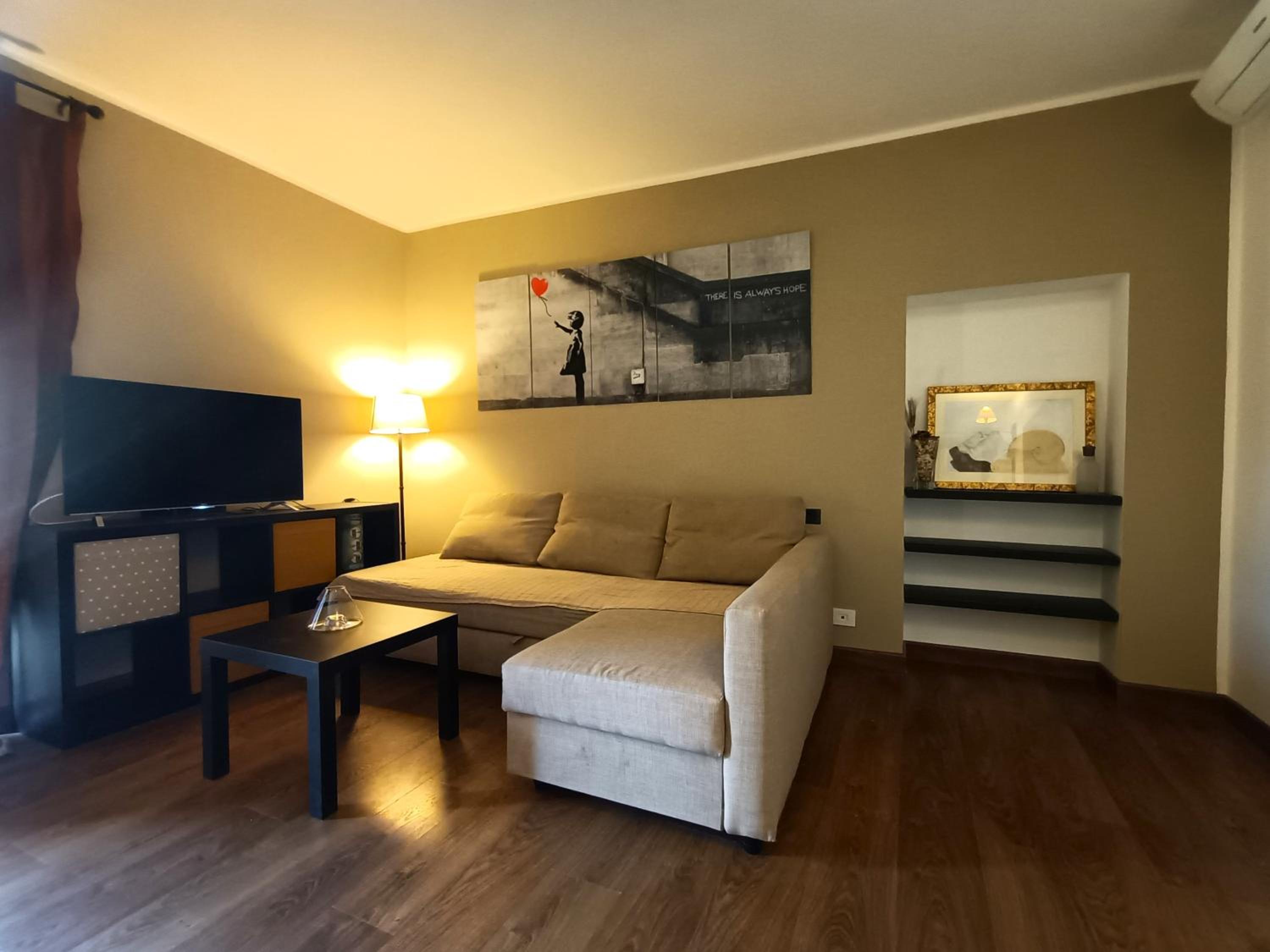 One-Bedroom Apartment