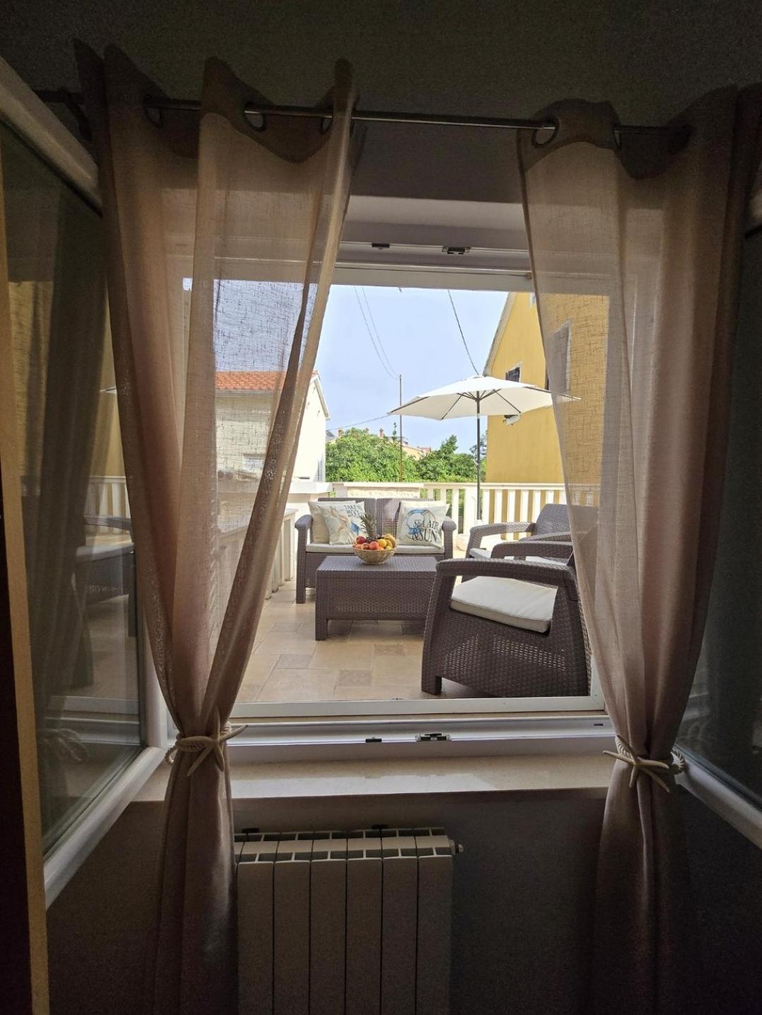 One-Bedroom Apartment with Terrace photo 3