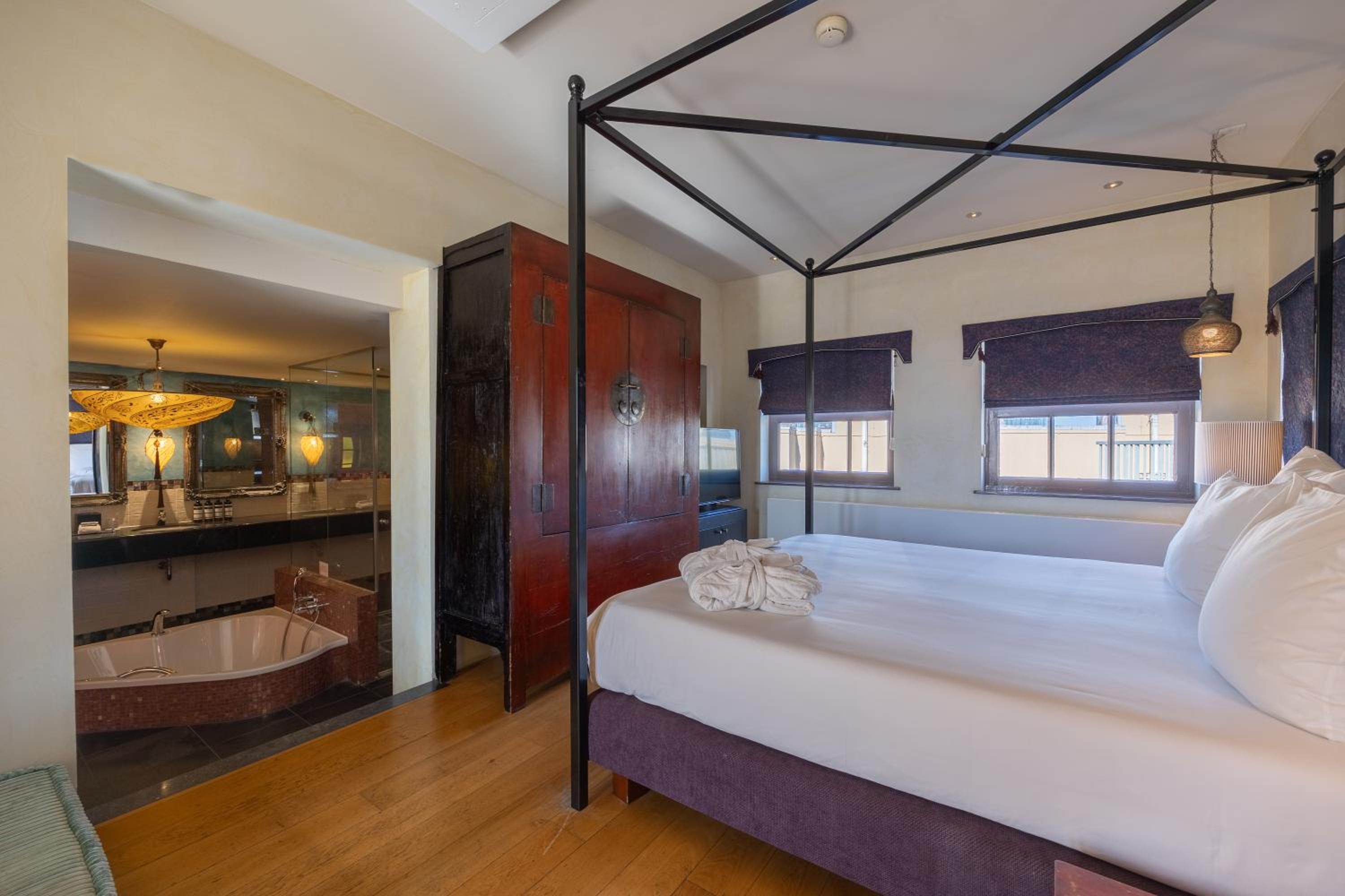 Oriental Suite