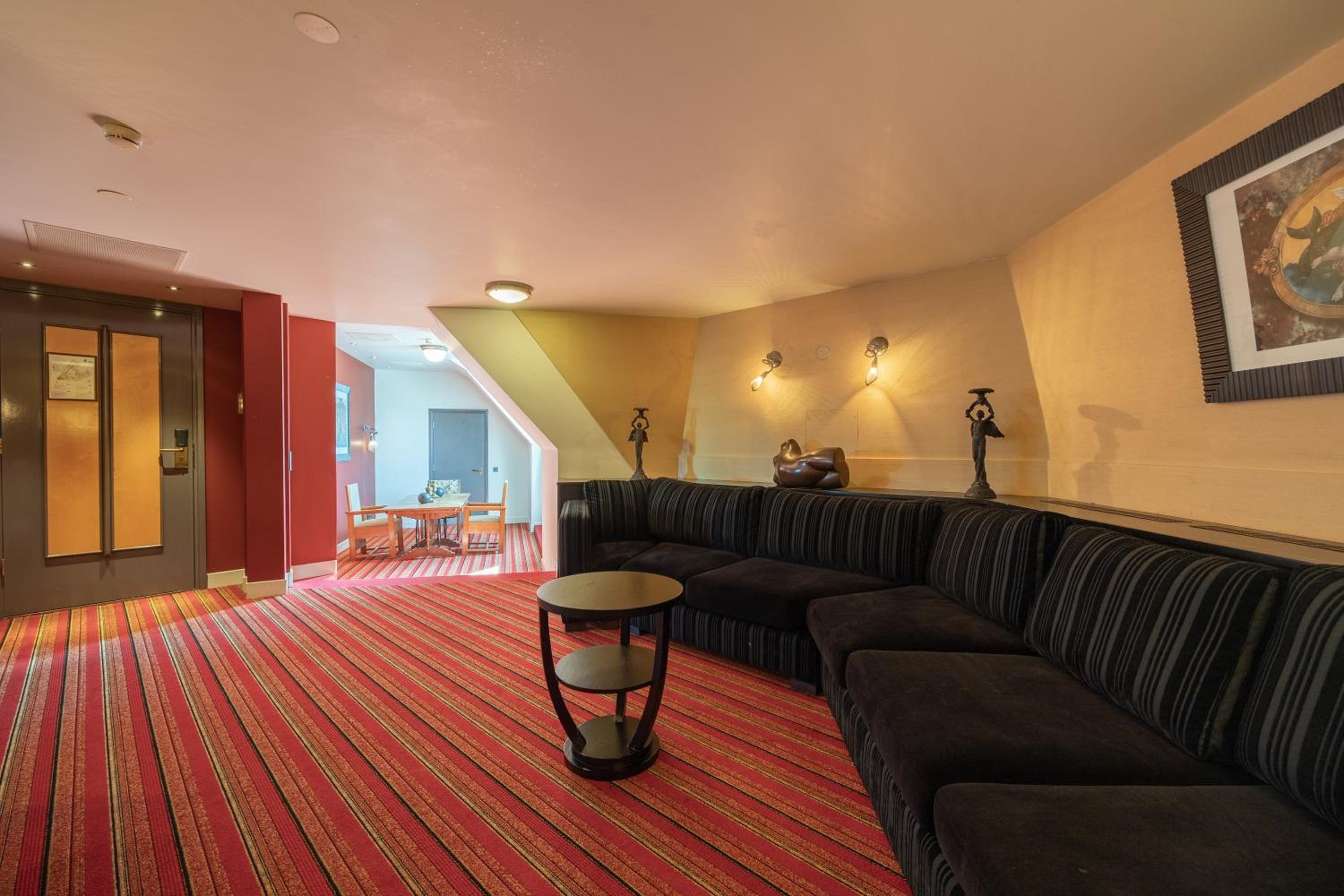 Tower Suite photo 2