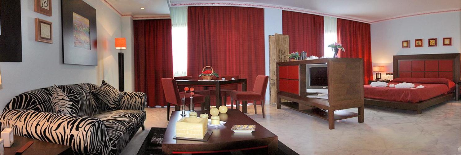 Queen Suite with Spa Bath