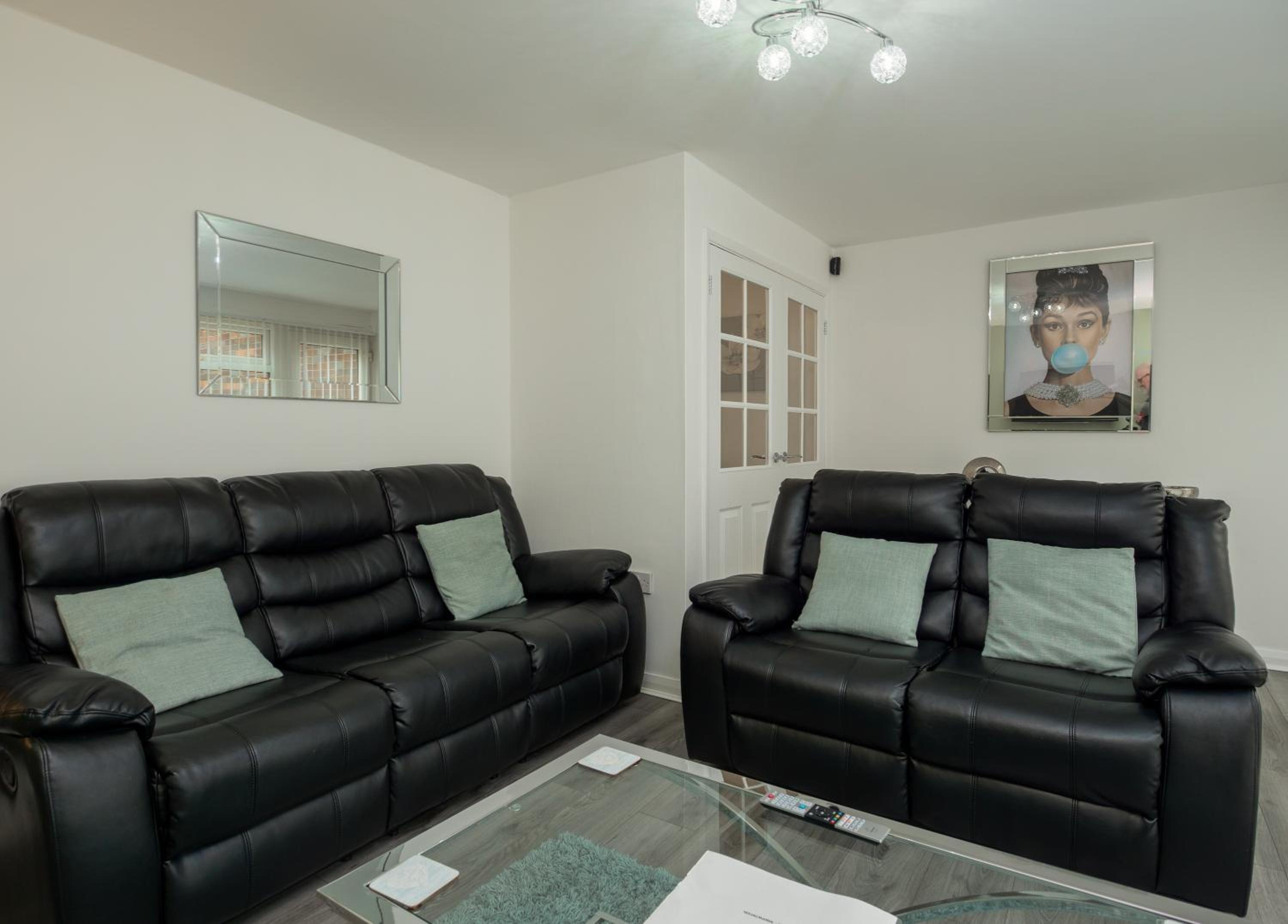 Three-Bedroom House photo 1